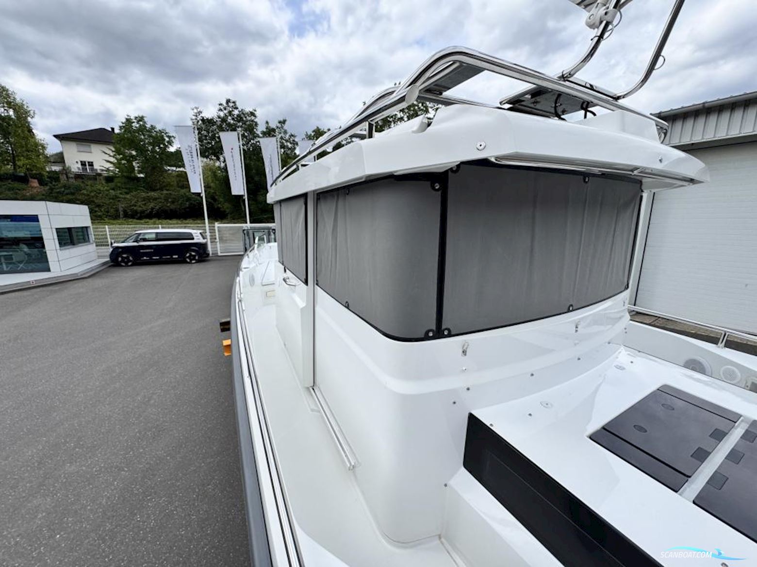 AXOPAR 28 Cabin