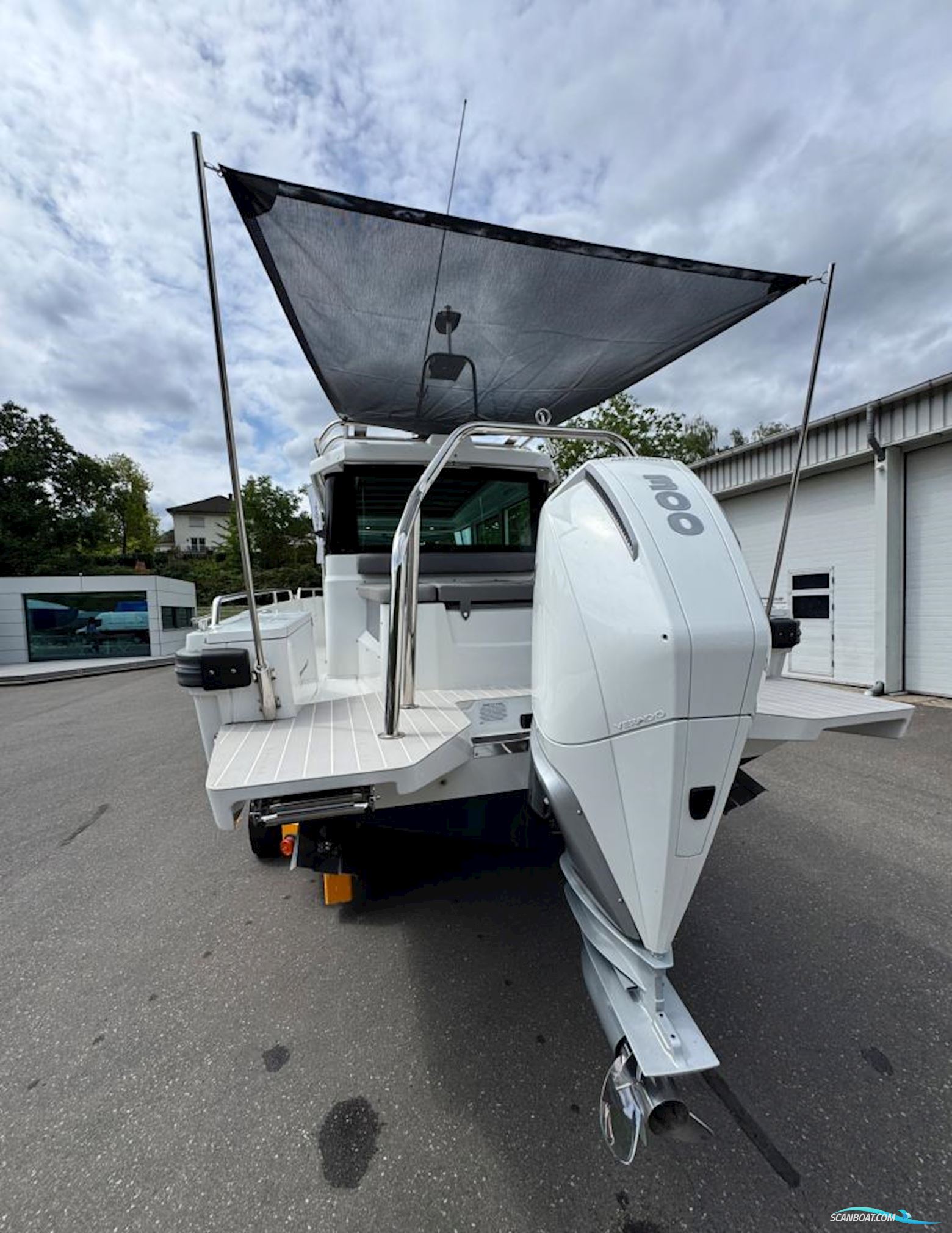 AXOPAR 28 Cabin