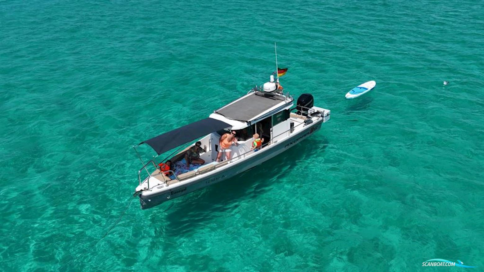 AXOPAR 28 Cabin