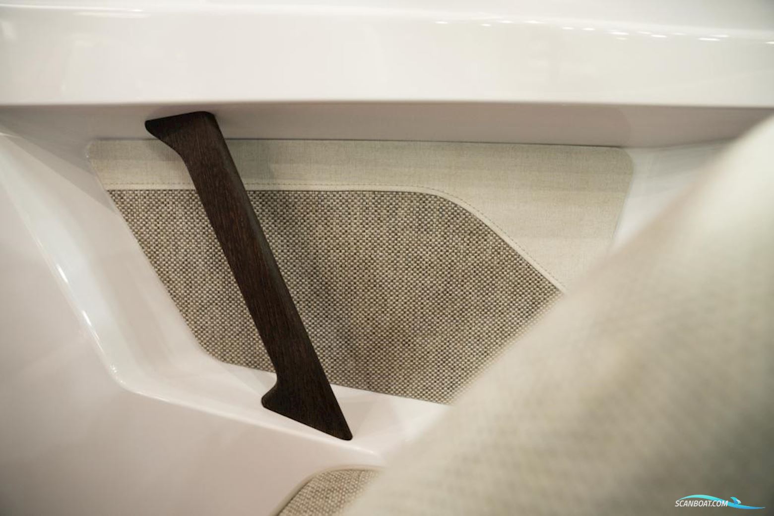 AXOPAR 29 Cross Cabin