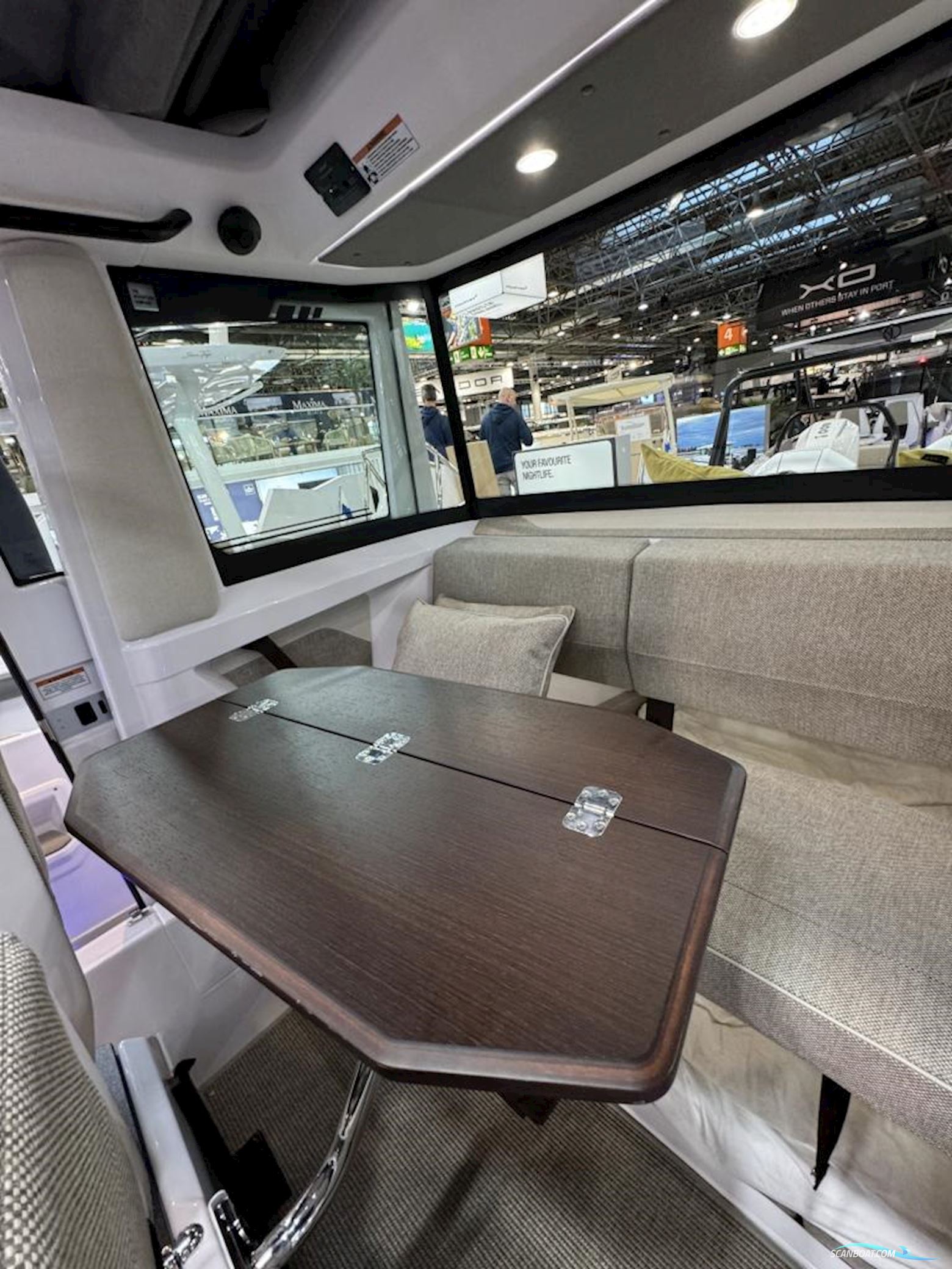 AXOPAR 29 Cross Cabin