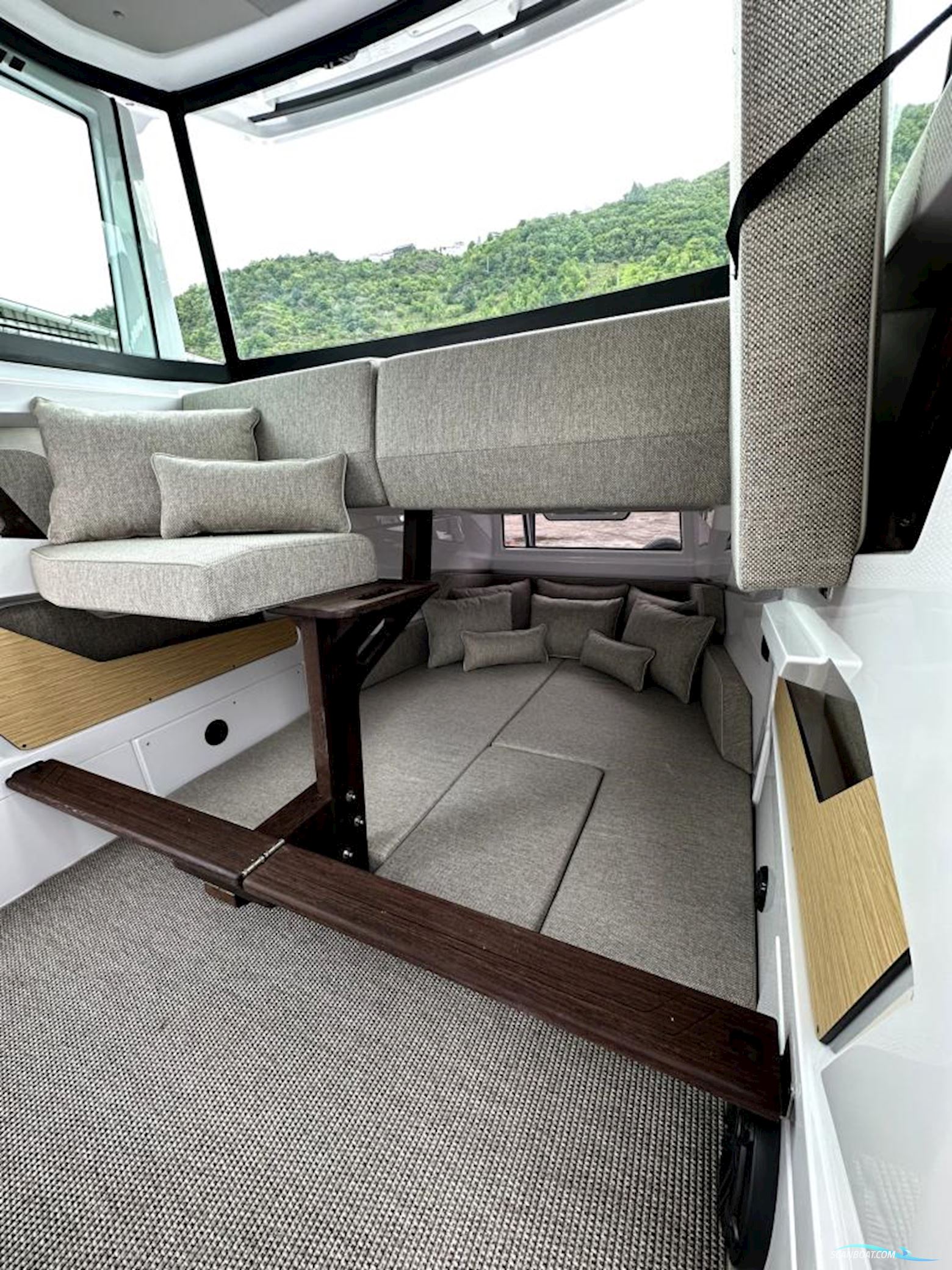 AXOPAR 29 Cross Cabin