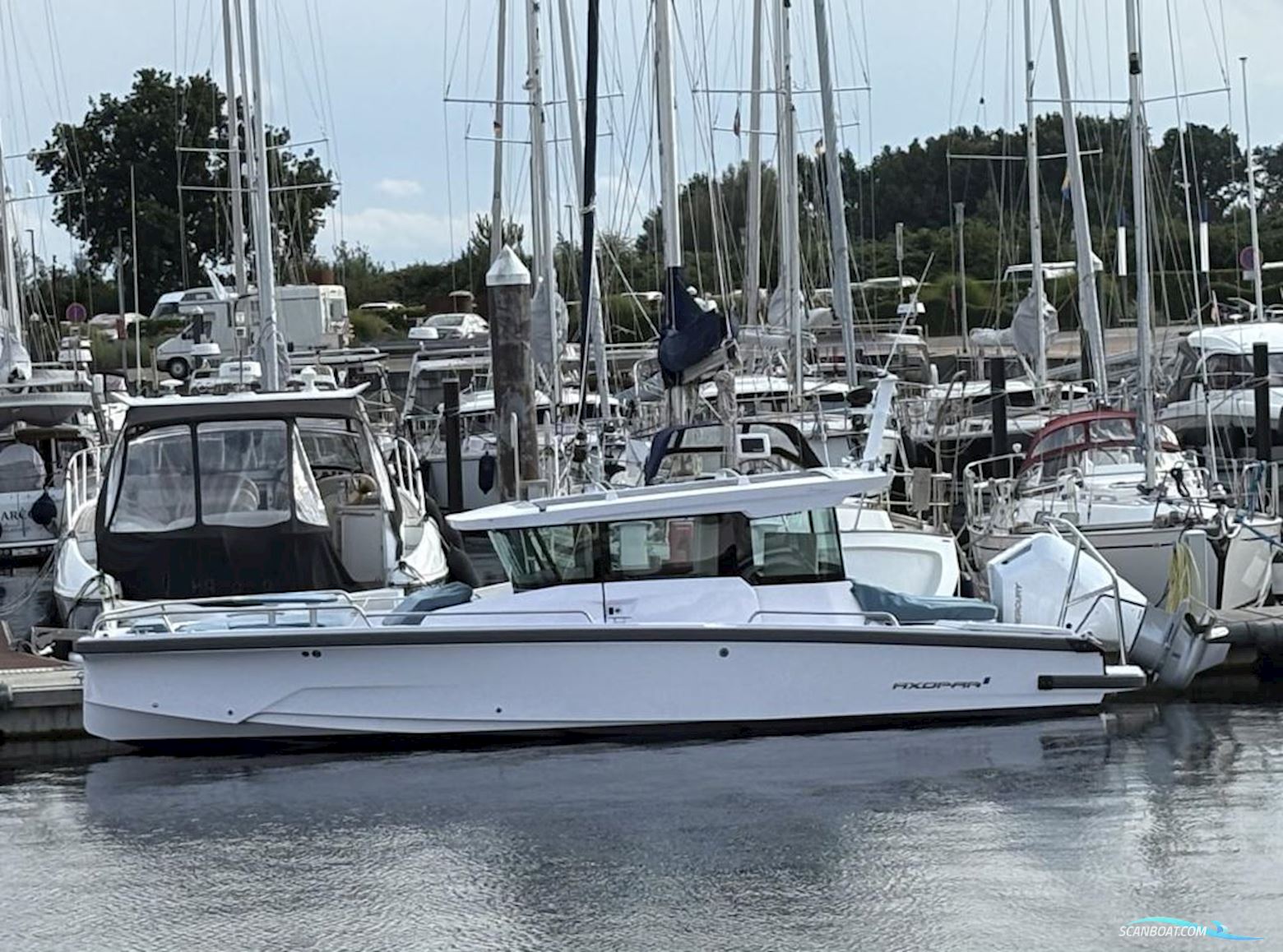 AXOPAR 29 Cross Cabin