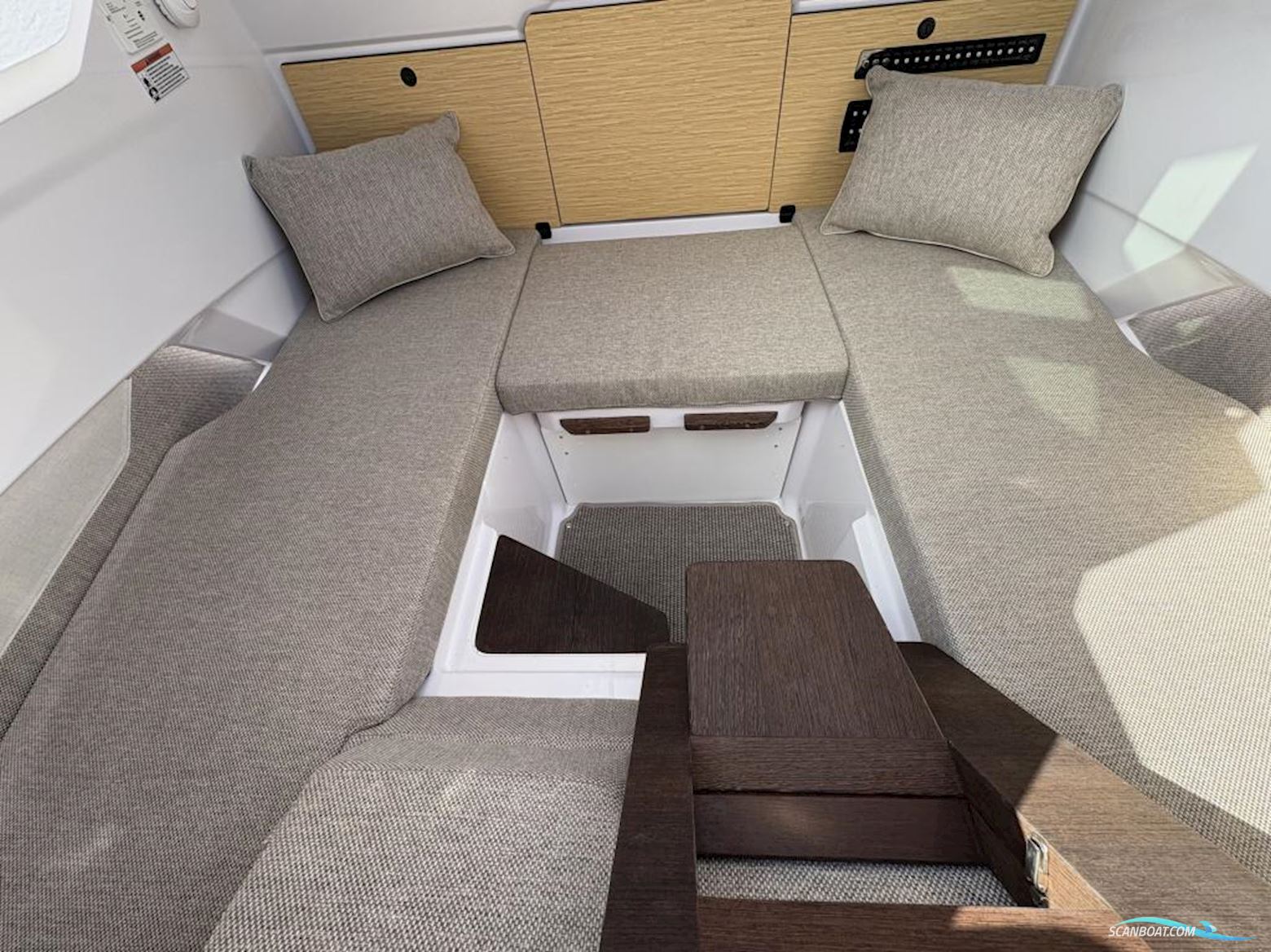 AXOPAR 29 Cross Cabin