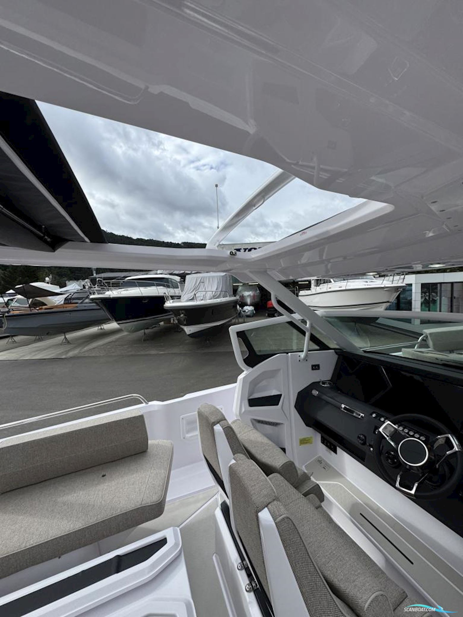 Axopar 29 Sun-Top - Reserviert zu Besichtigen-