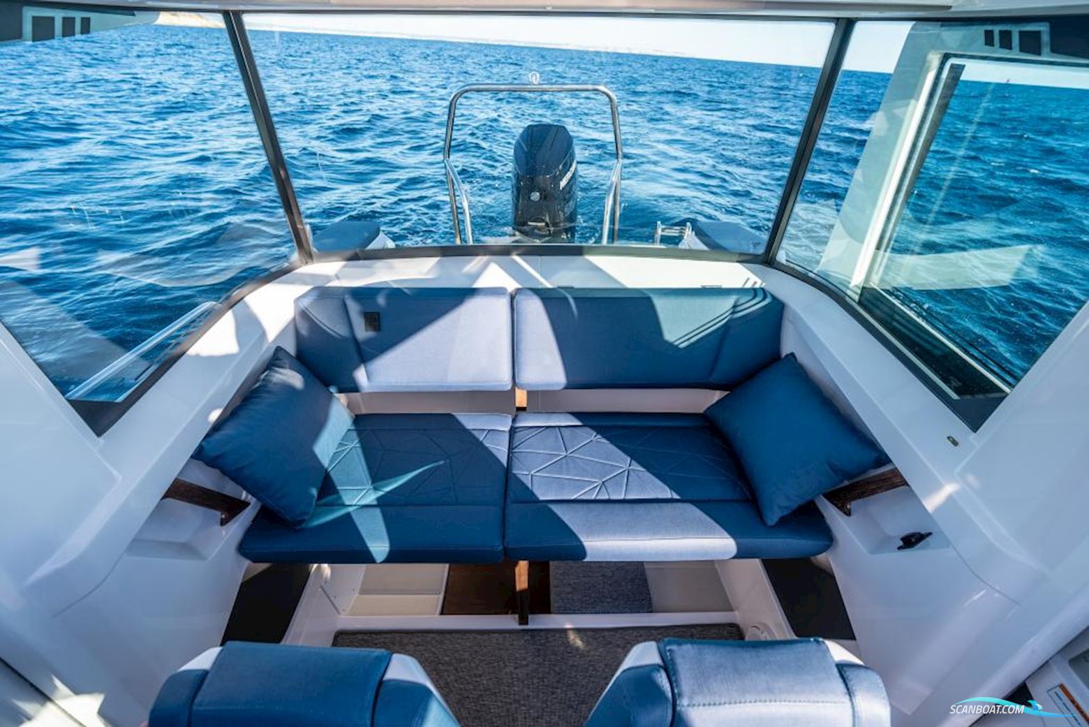 Axopar 29 XC Cross Cabin