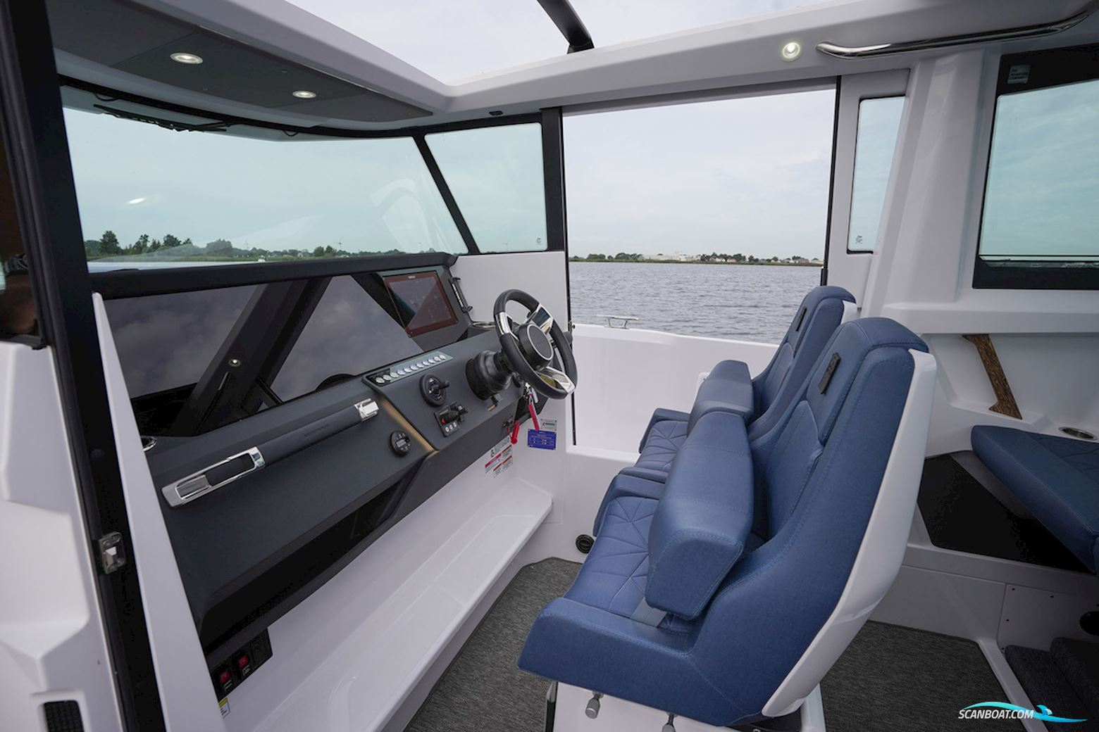 AXOPAR 29 XC Cross Cabin