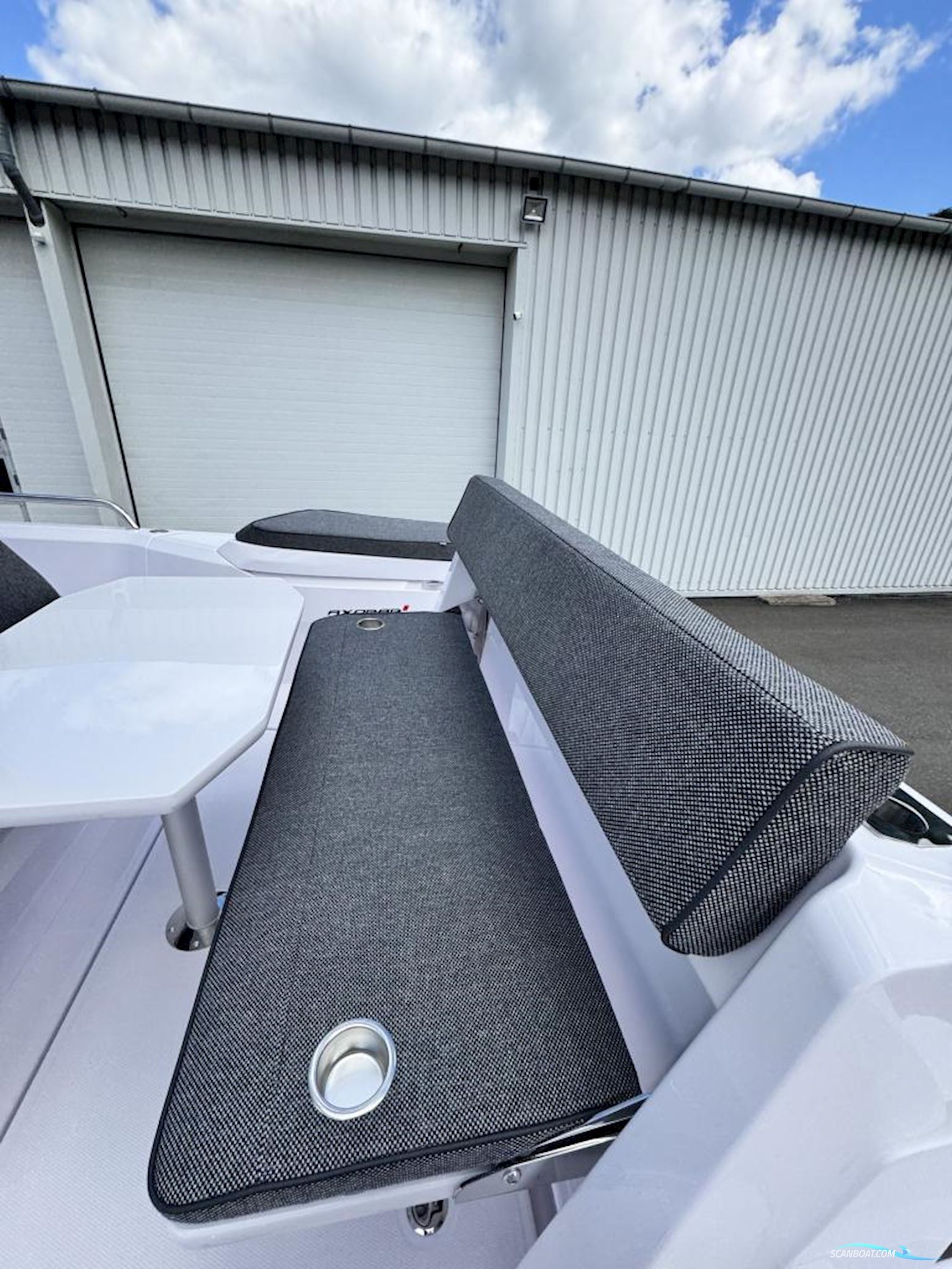 AXOPAR 29 XC Cross Cabin