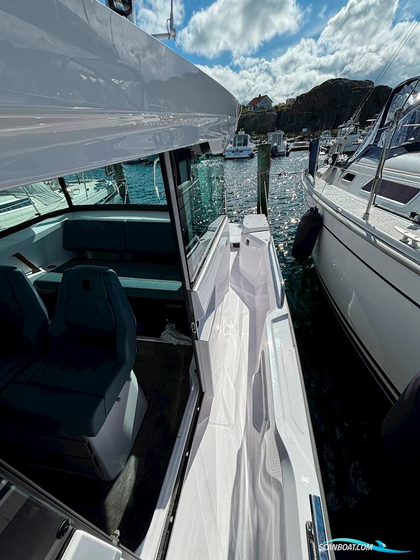 Axopar 29 XC Cross Cabin