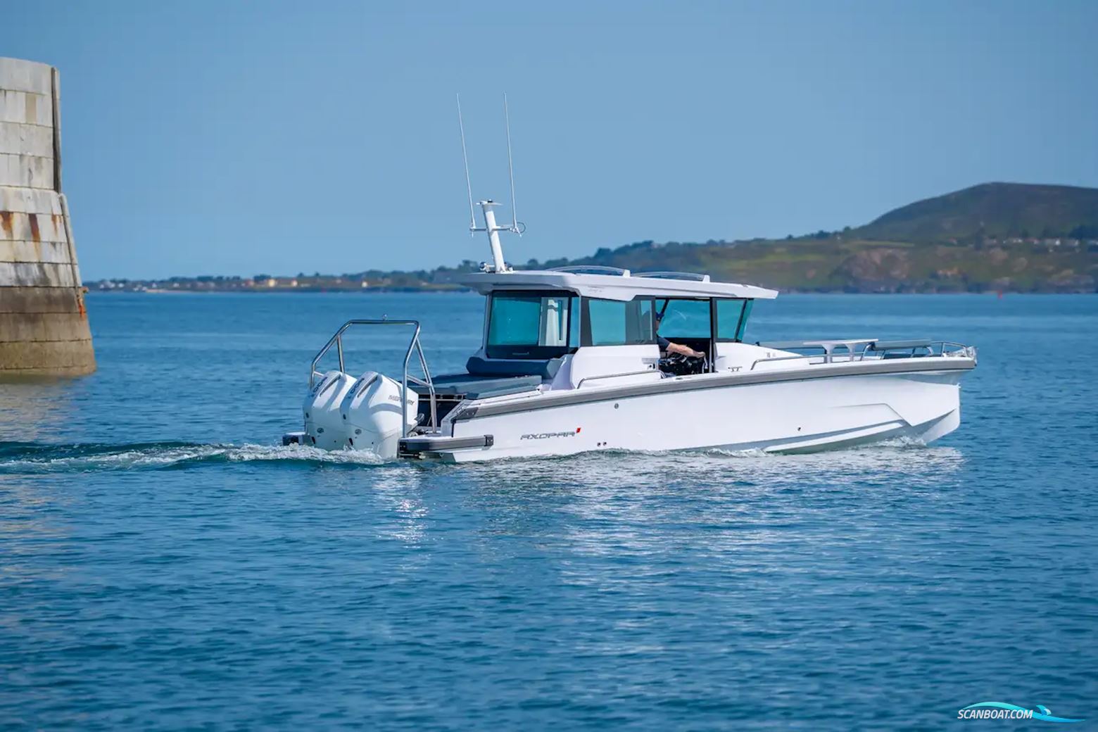 Axopar 29 XC Cross Cabin