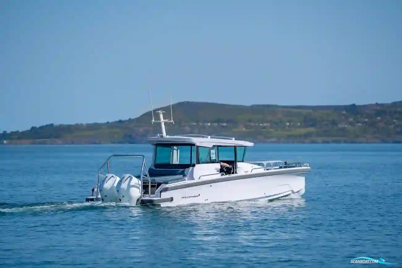 Axopar 29 XC Cross Cabin