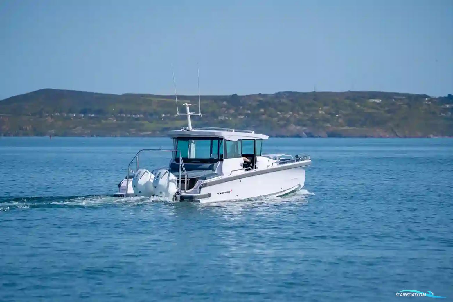 Axopar 29 XC Cross Cabin