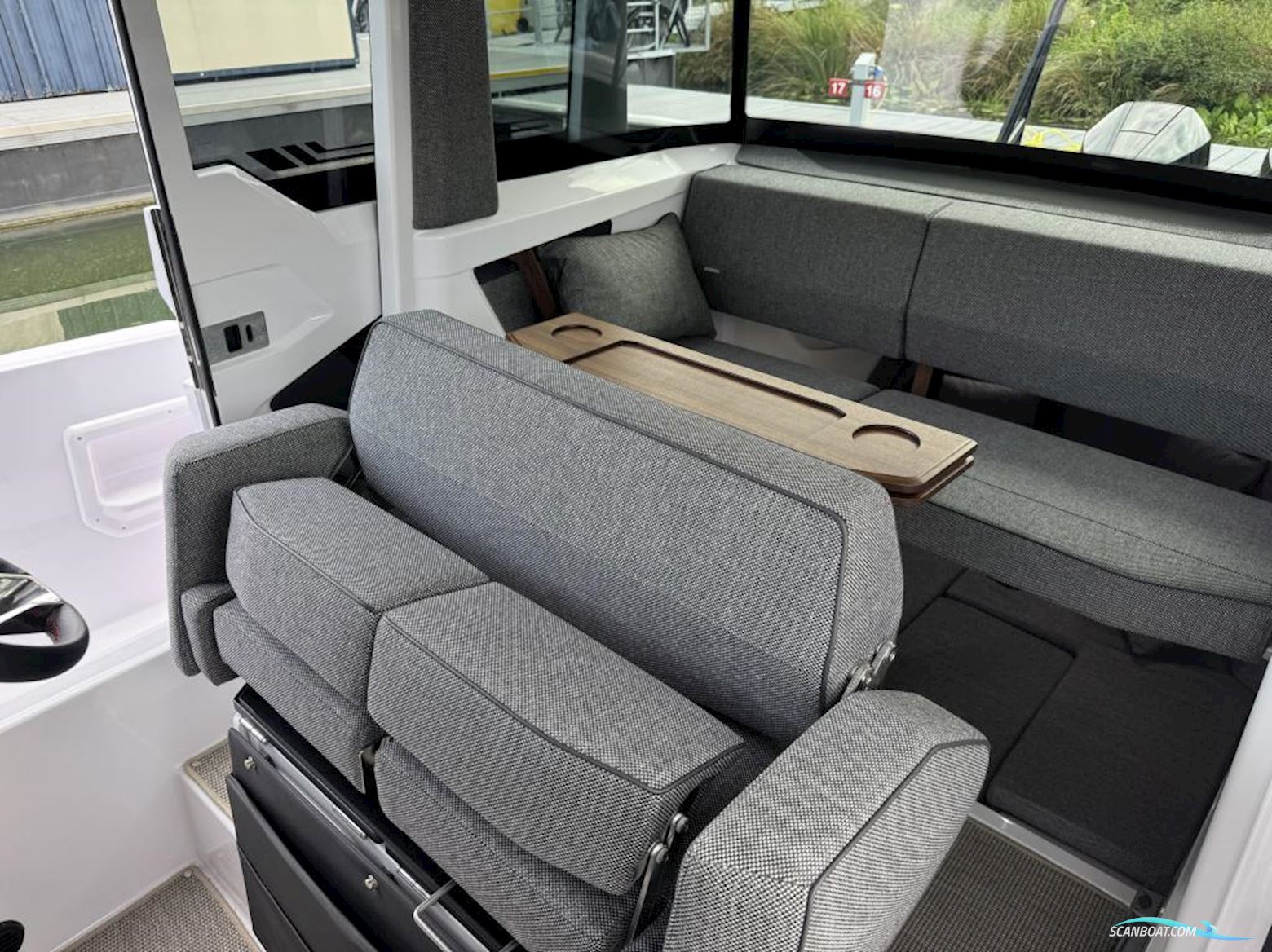 AXOPAR 29 XC Cross Cabin