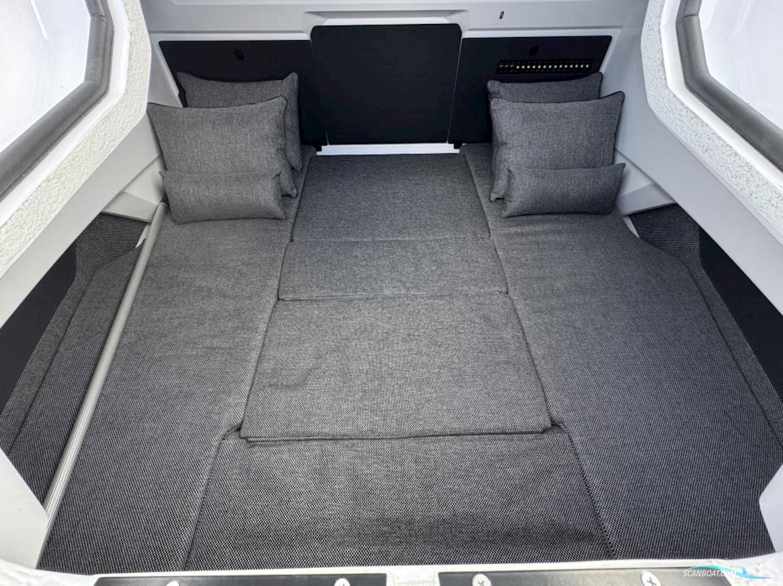 AXOPAR 29 XC Cross Cabin