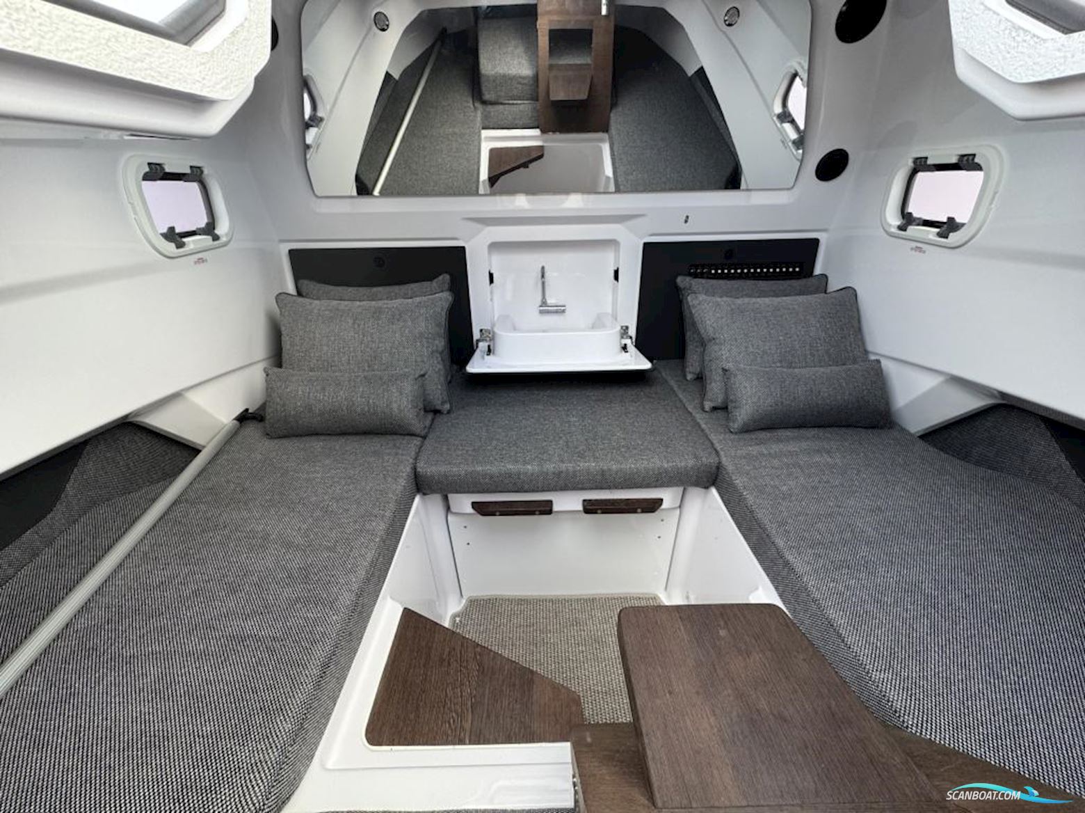 AXOPAR 29 XC Cross Cabin