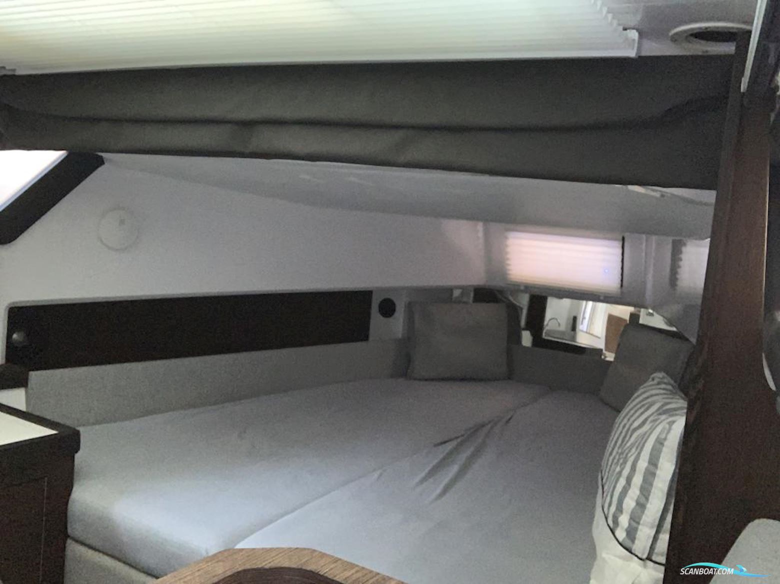 Axopar 37 Cabin - Reserviert