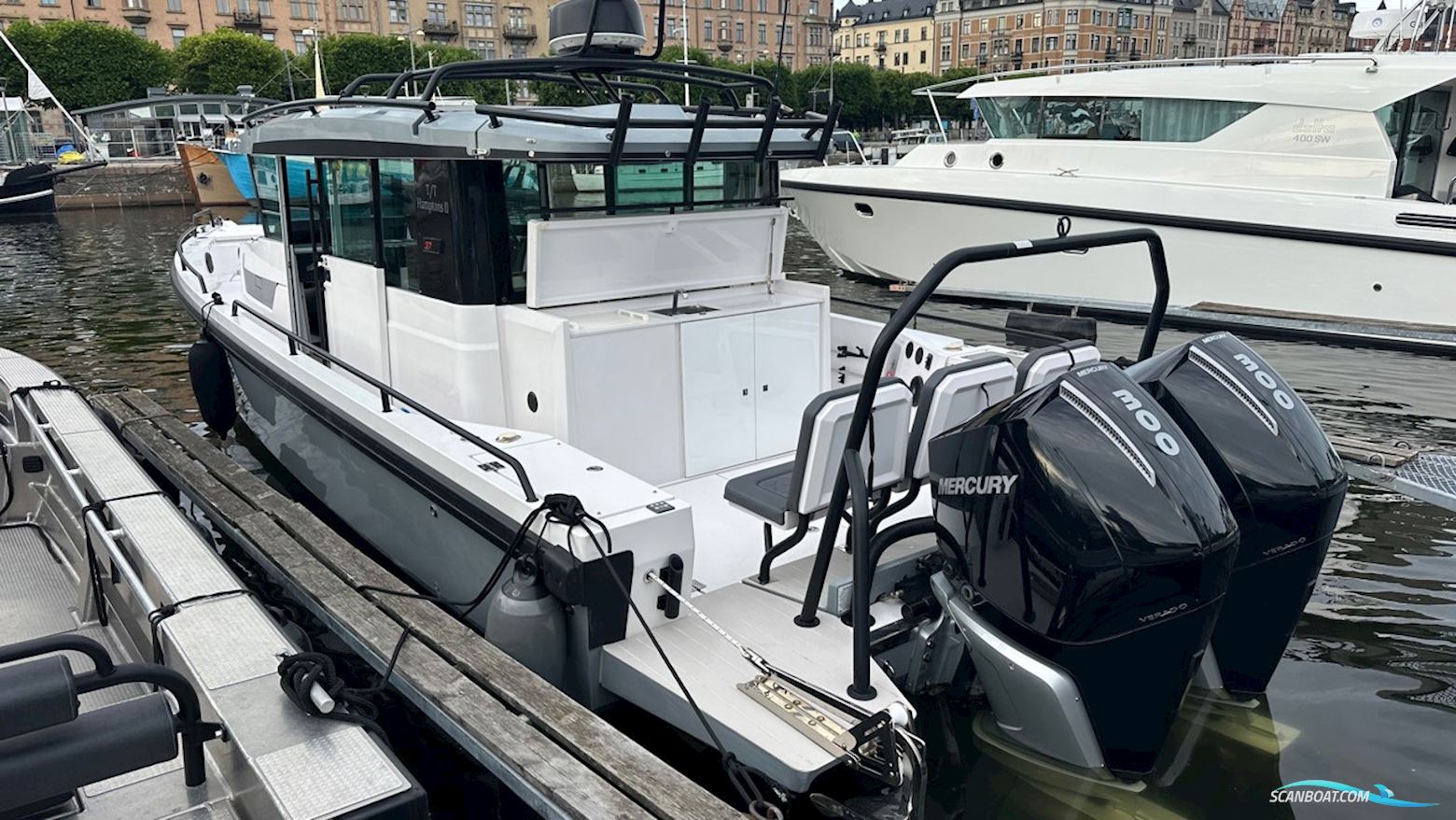 AXOPAR 37 Cabin