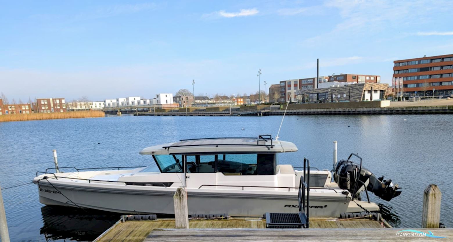 Axopar 37 Cabin