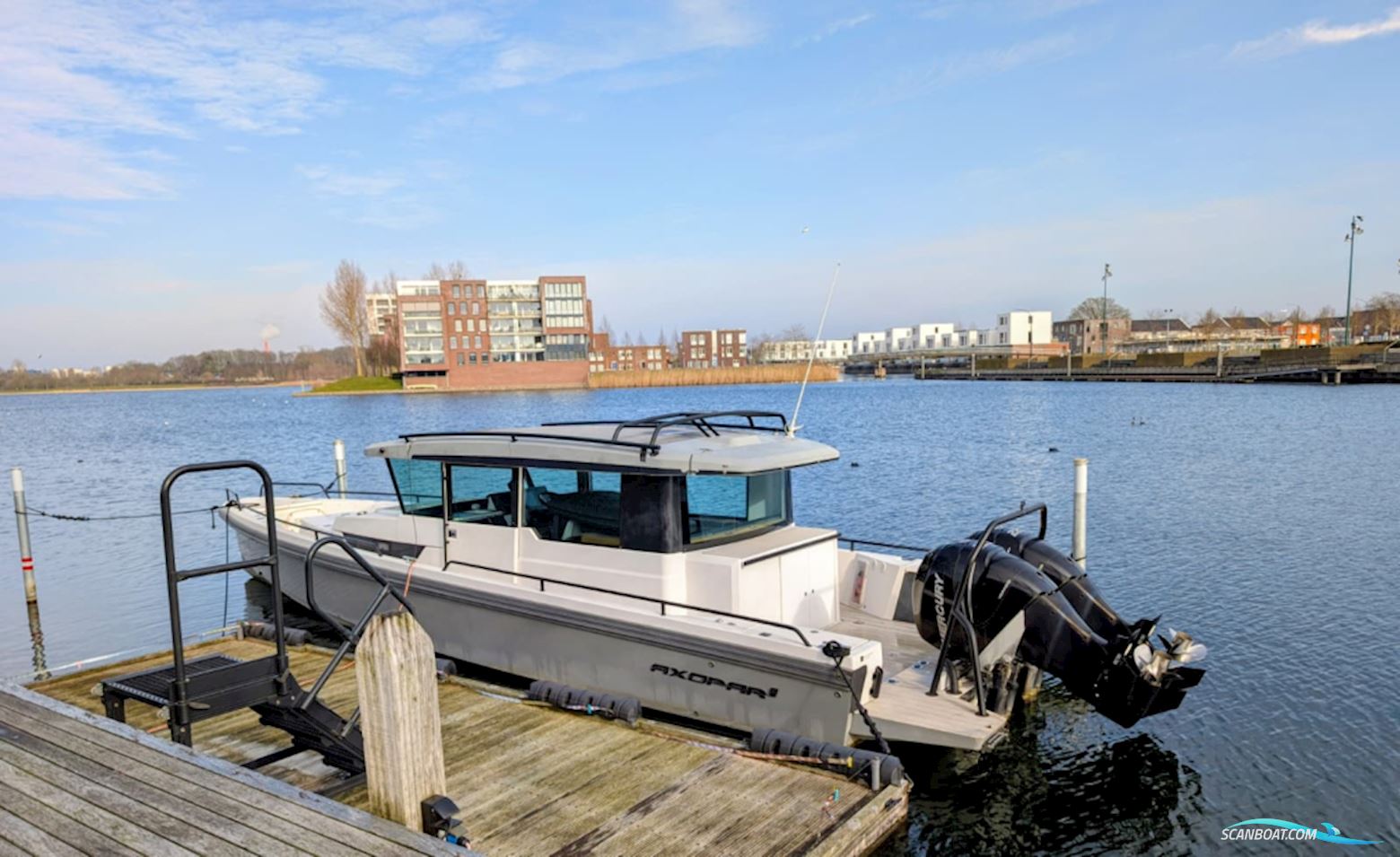 Axopar 37 Cabin