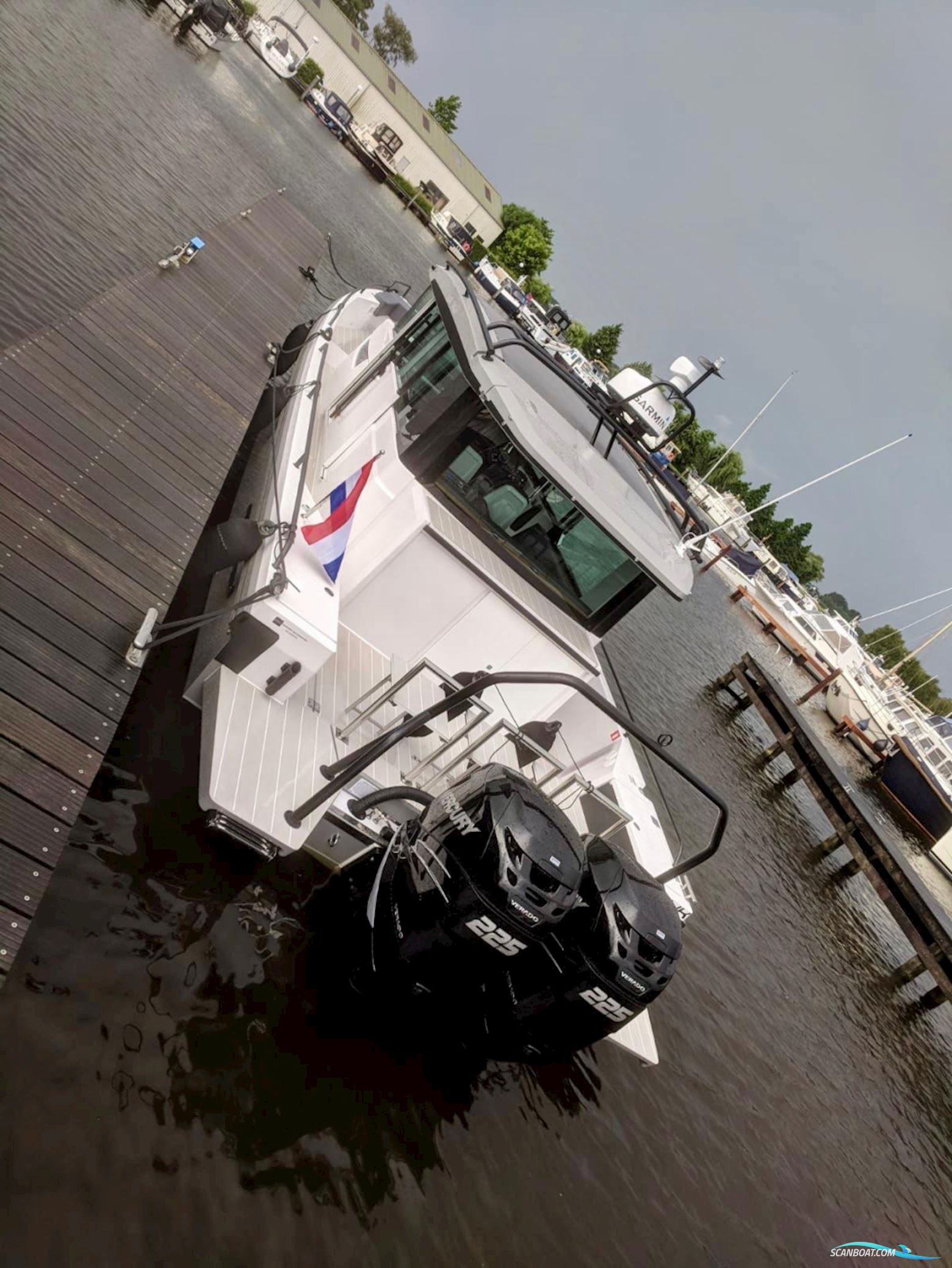 Axopar 37 Cabin