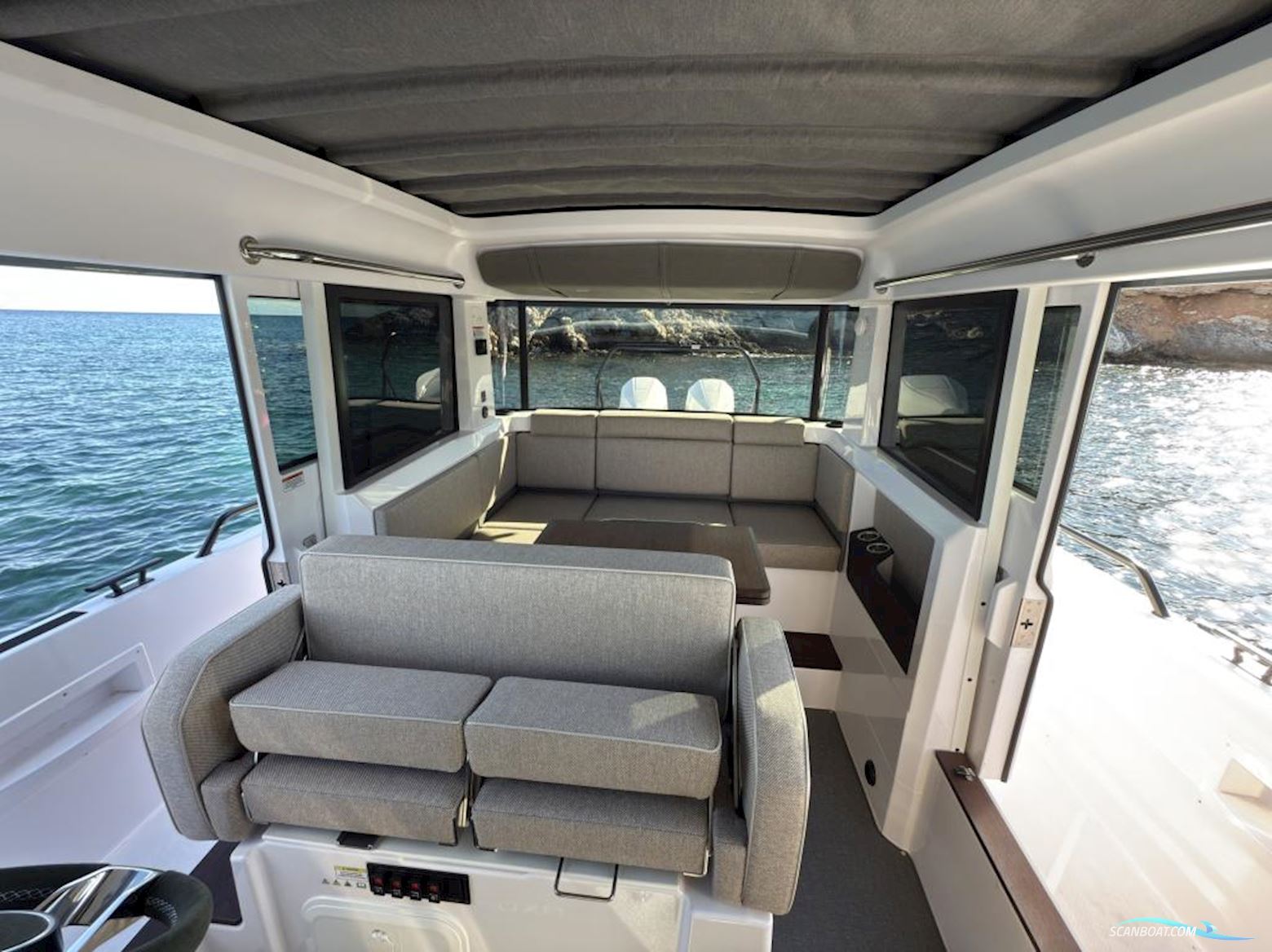 Axopar 37 Cross Cabin - Rerserviert