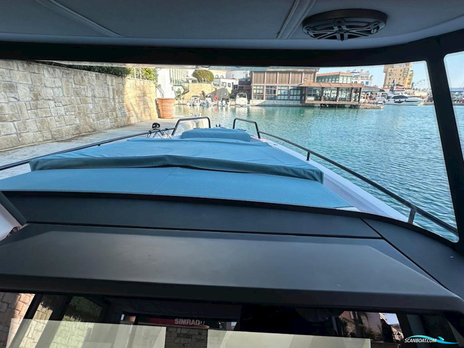 Axopar 37 Cross Cabin - Reserviert