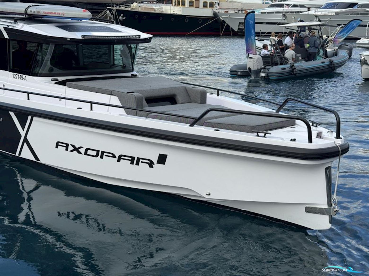 Axopar 37 Cross Cabin - Reserviert