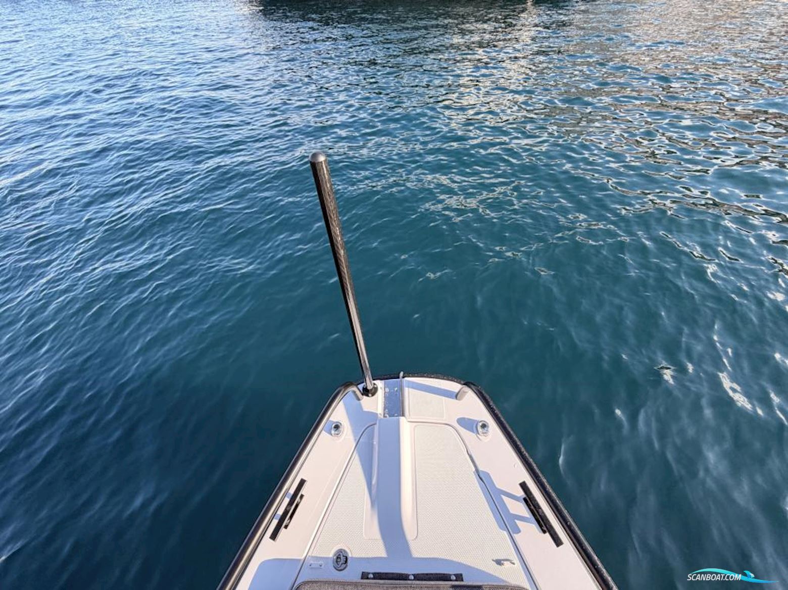 Axopar 37 Cross Cabin - Reserviert