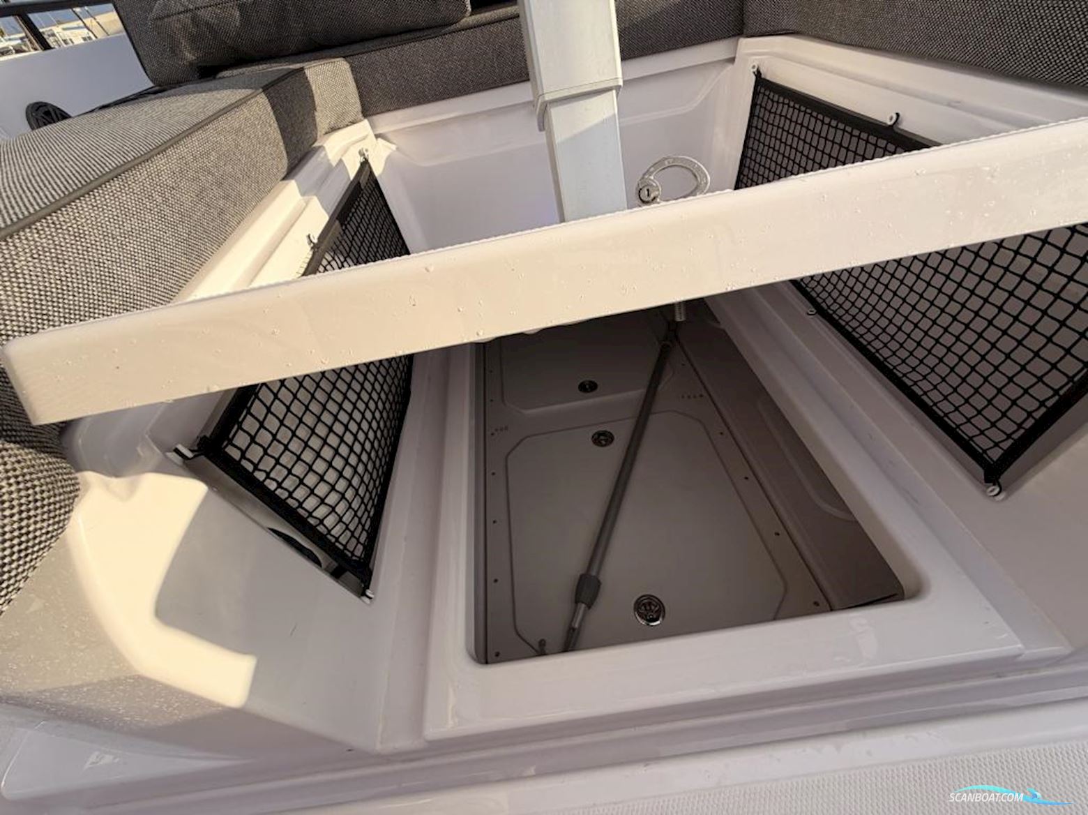 Axopar 37 Cross Cabin - Reserviert