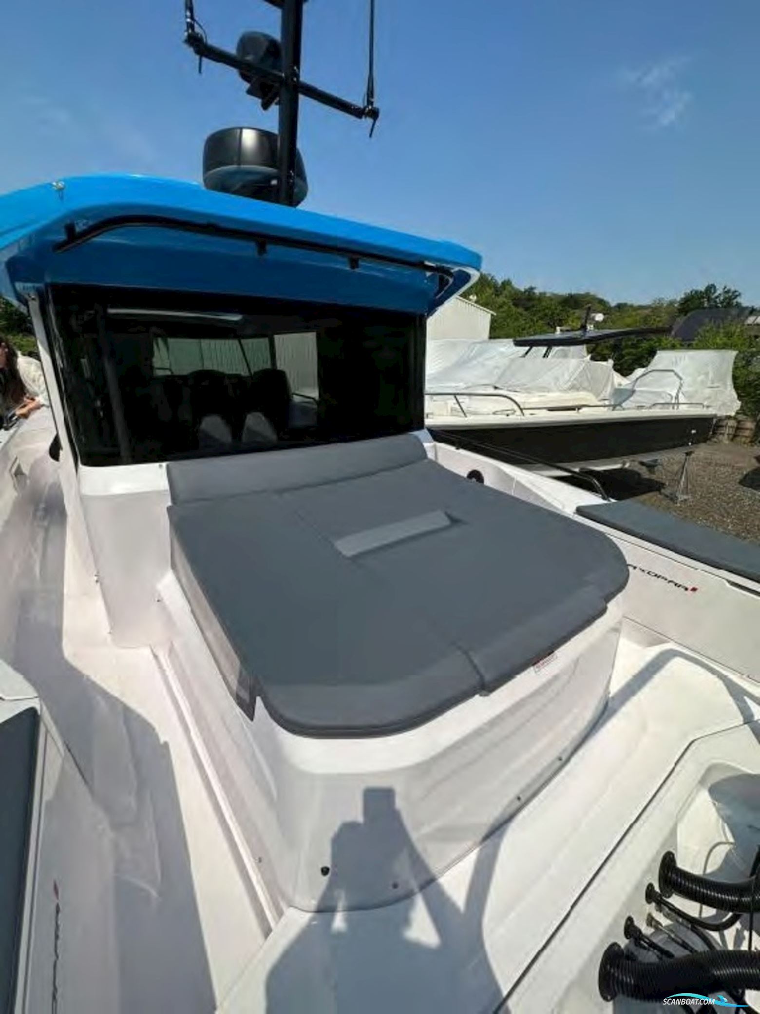 Axopar 37 Cross Cabin Brabus Line