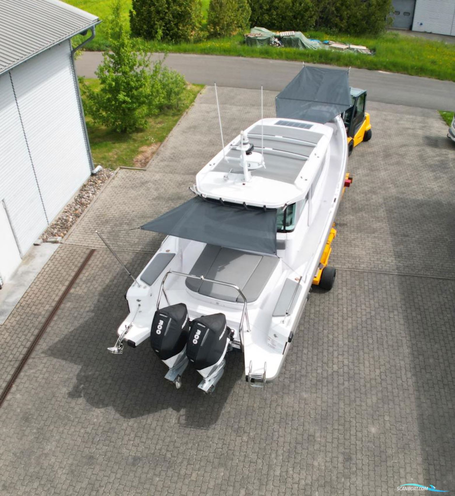 AXOPAR 37 Cross Cabin