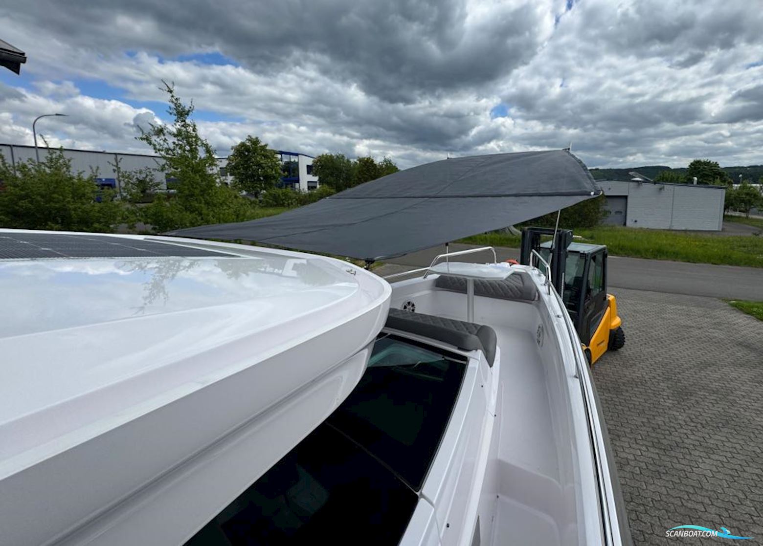 AXOPAR 37 Cross Cabin