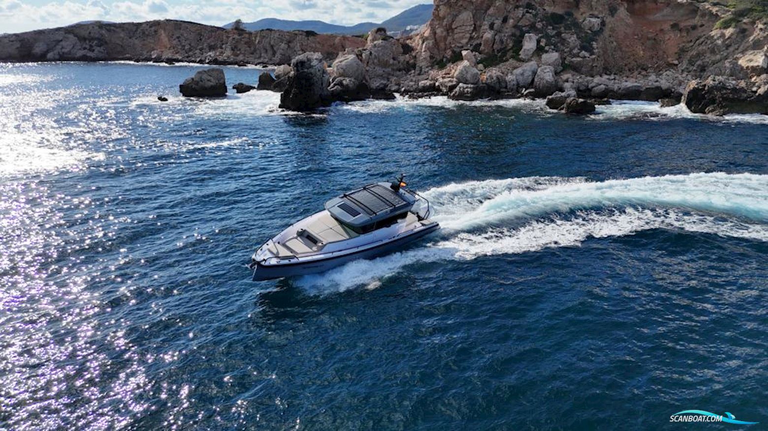 AXOPAR 37 Cross Cabin Motorboot 2023, mit Mercury Verado motor, Spanien