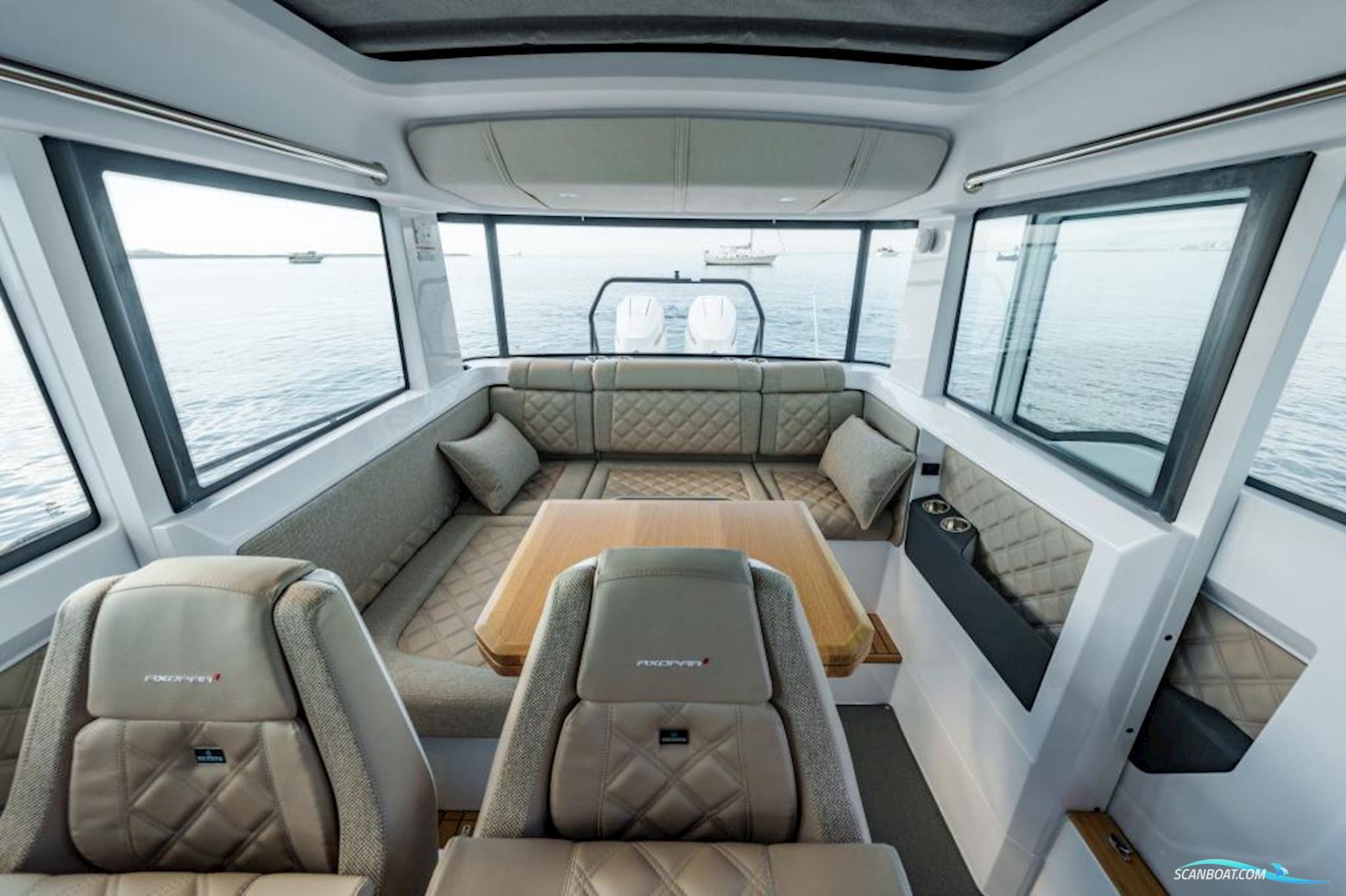 AXOPAR 37 Cross Cabin