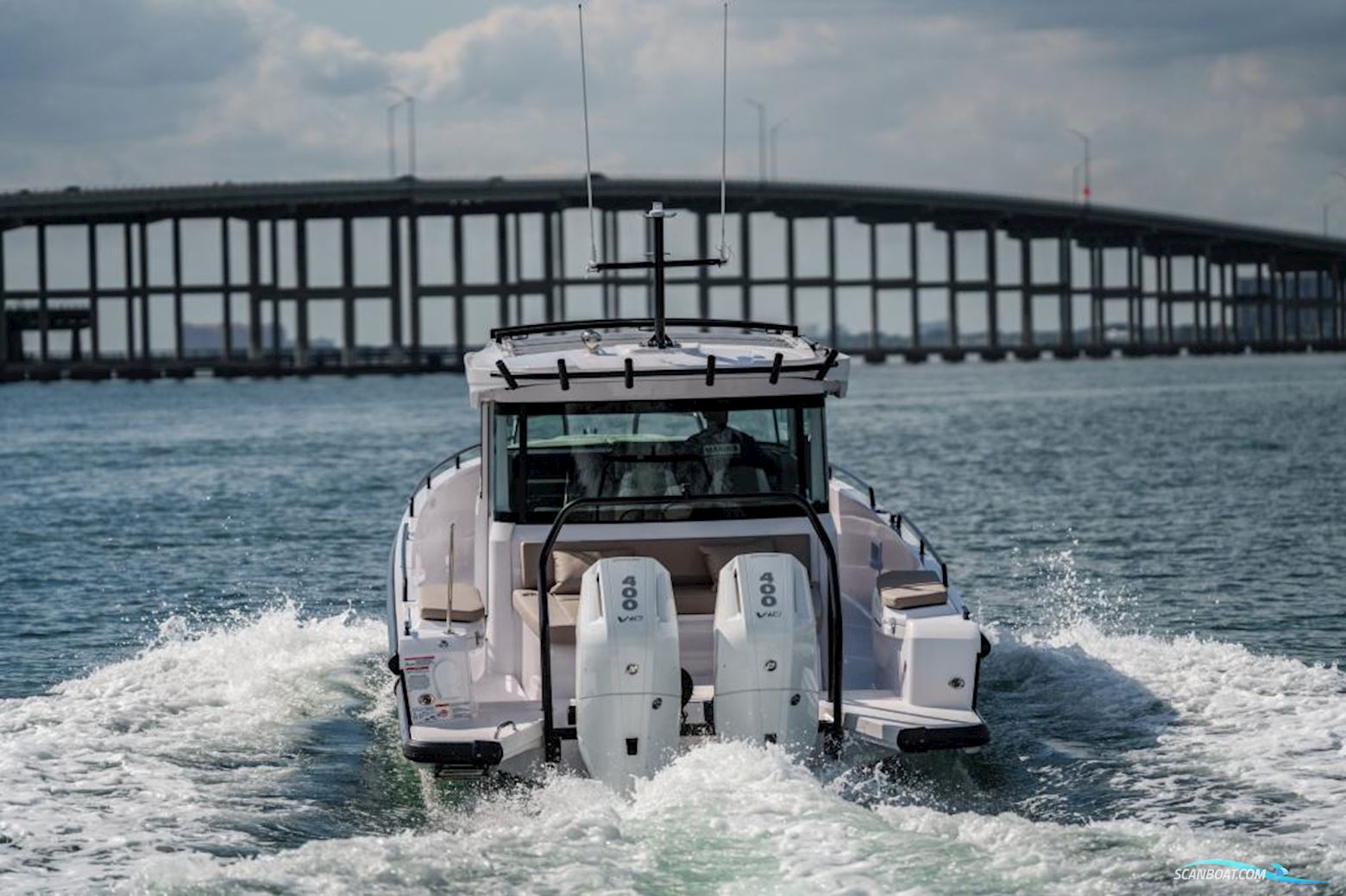 AXOPAR 37 Cross Cabin