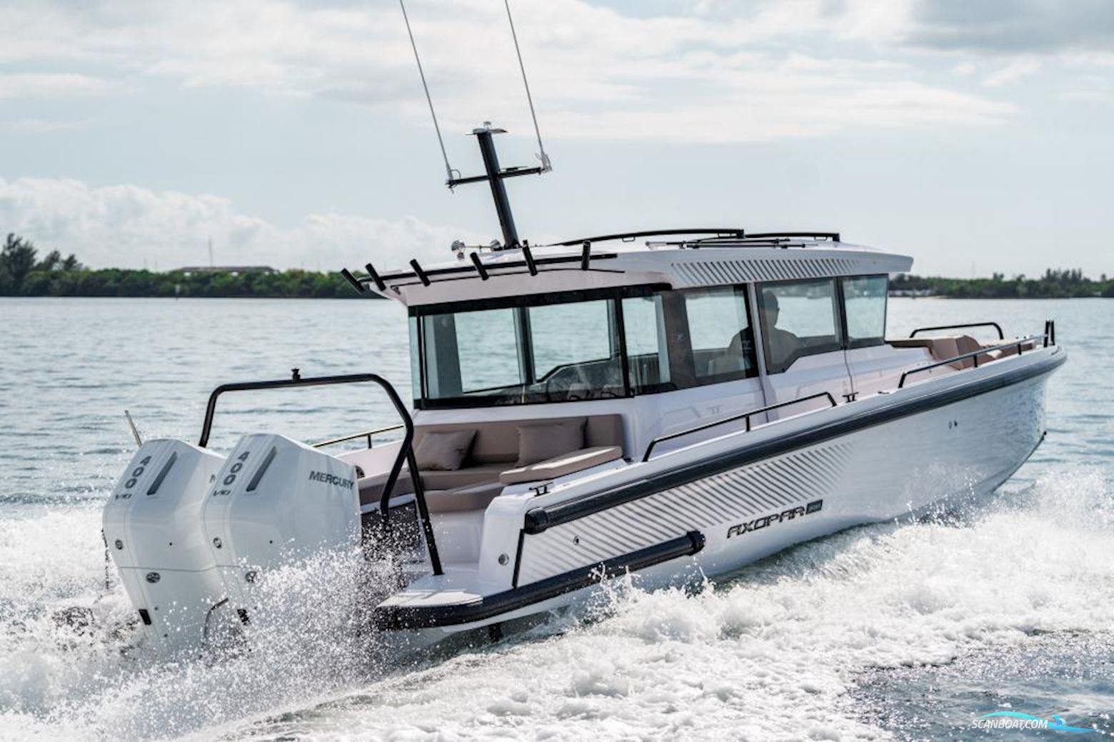 AXOPAR 37 Cross Cabin