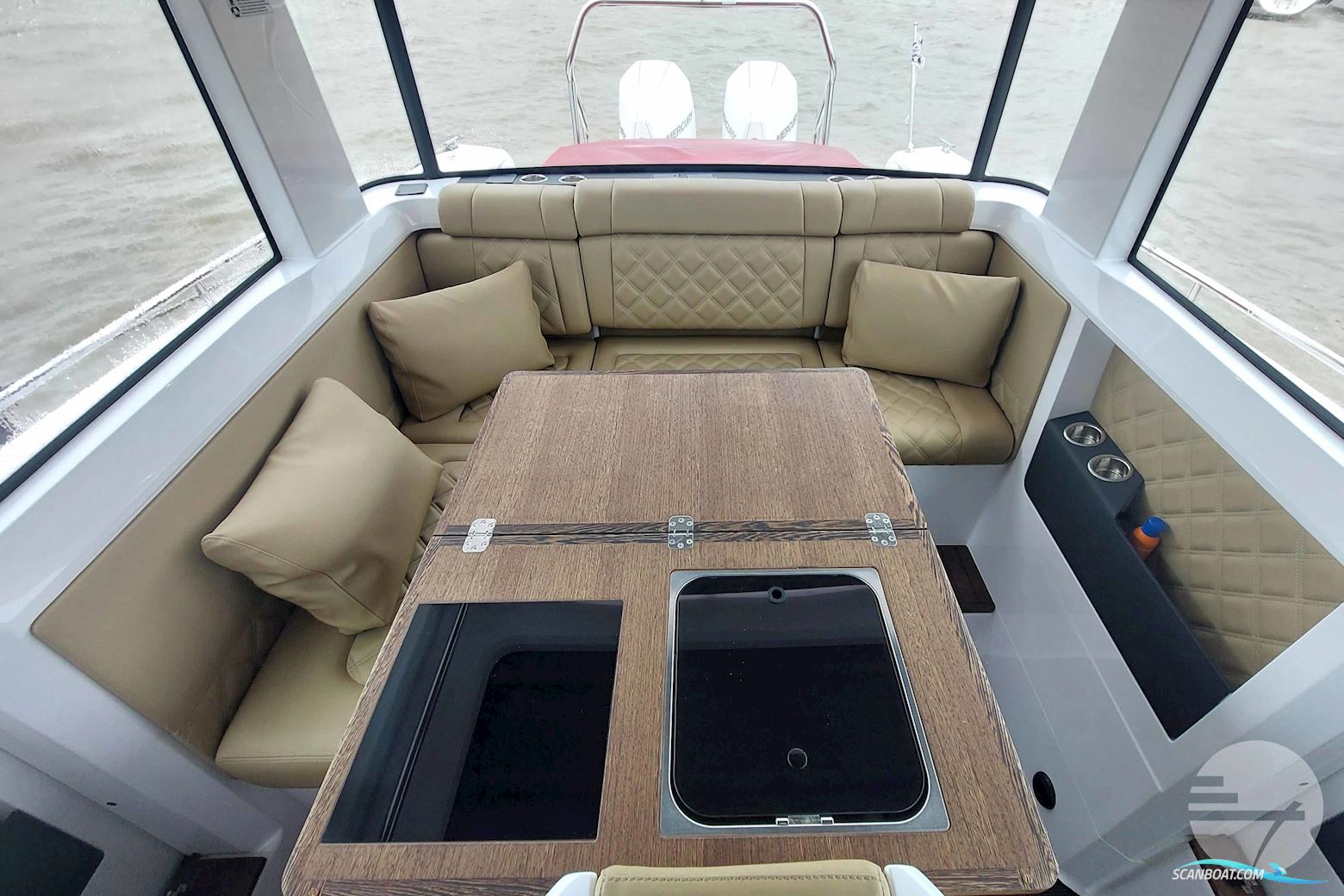AXOPAR 37 Cross Cabin