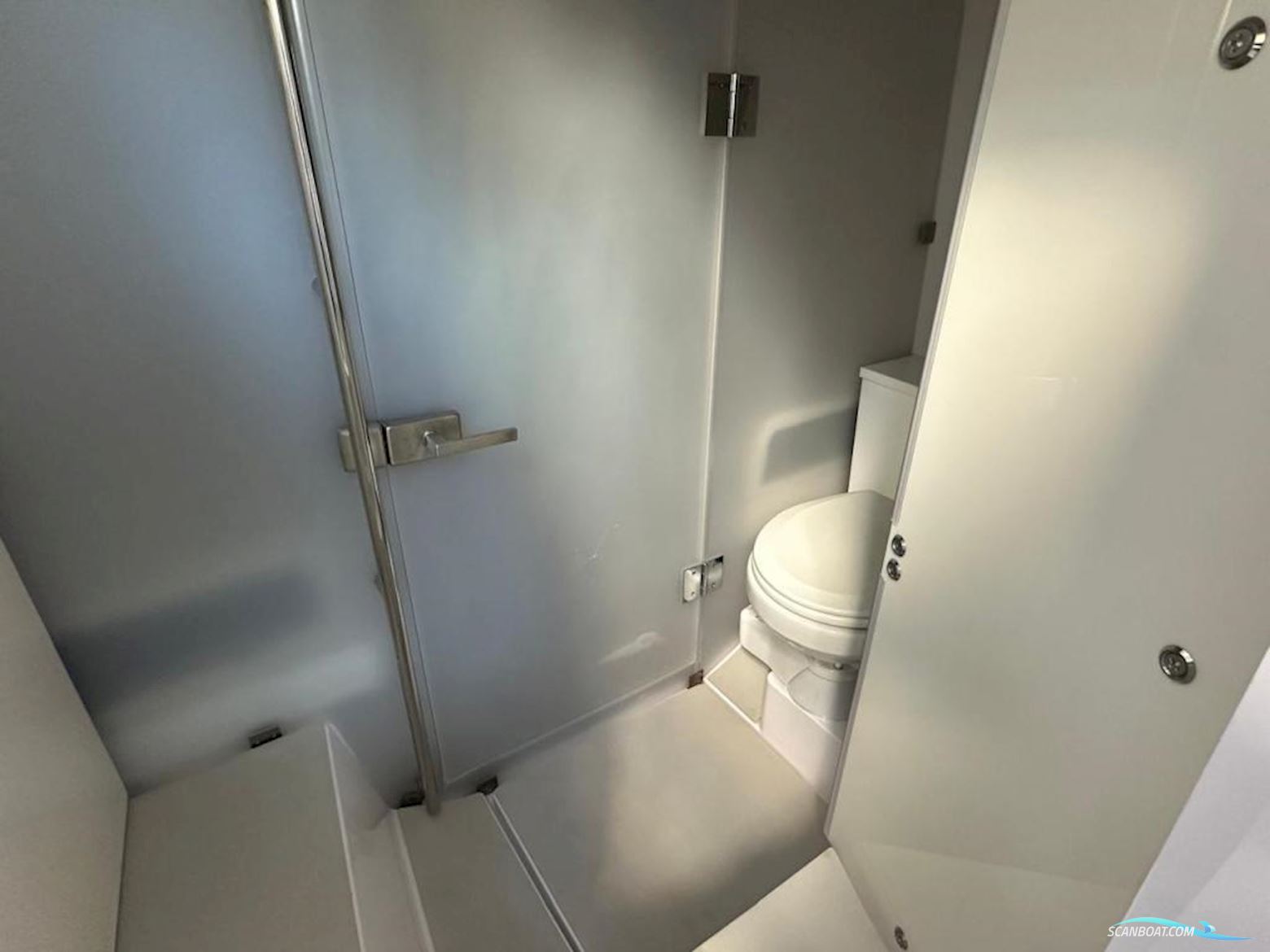 AXOPAR 37 Cross Cabin