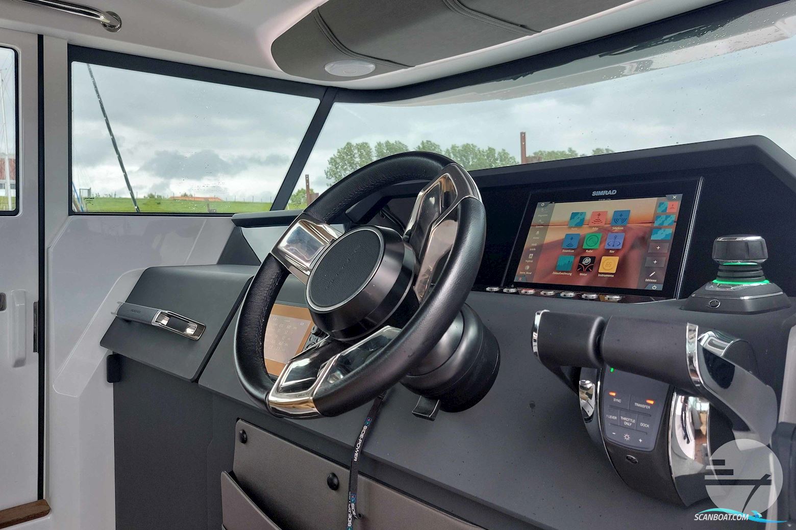 Axopar 37 Cross Cabin