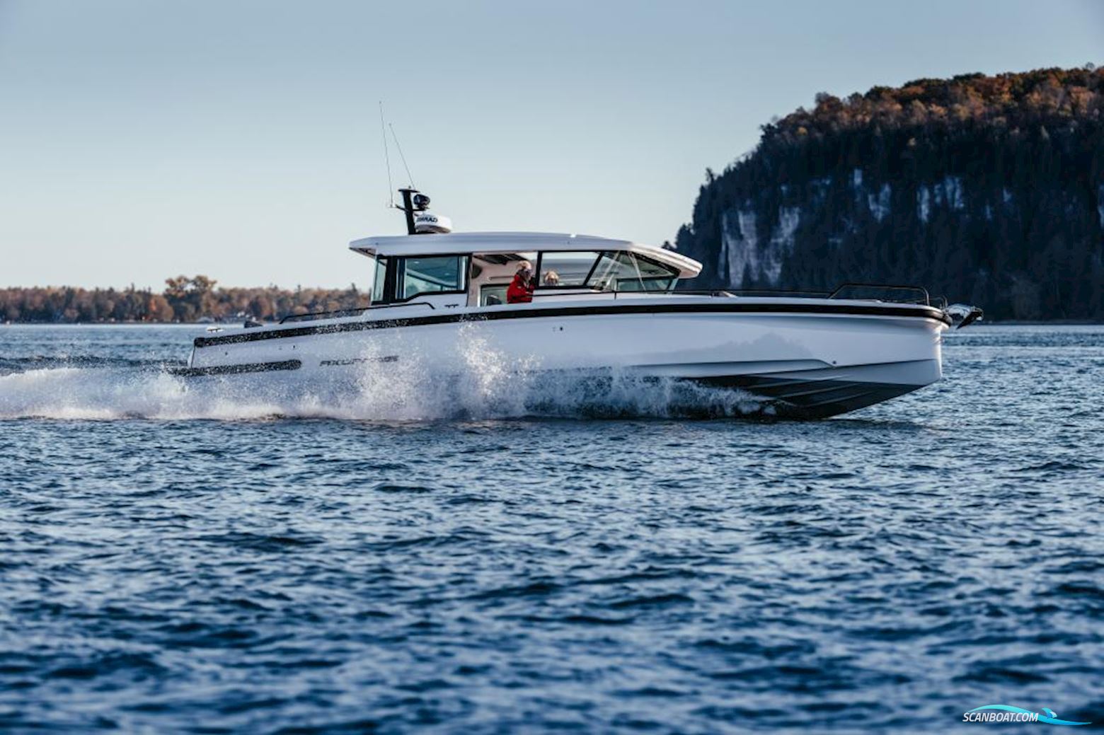 AXOPAR 37 Cross Cabin