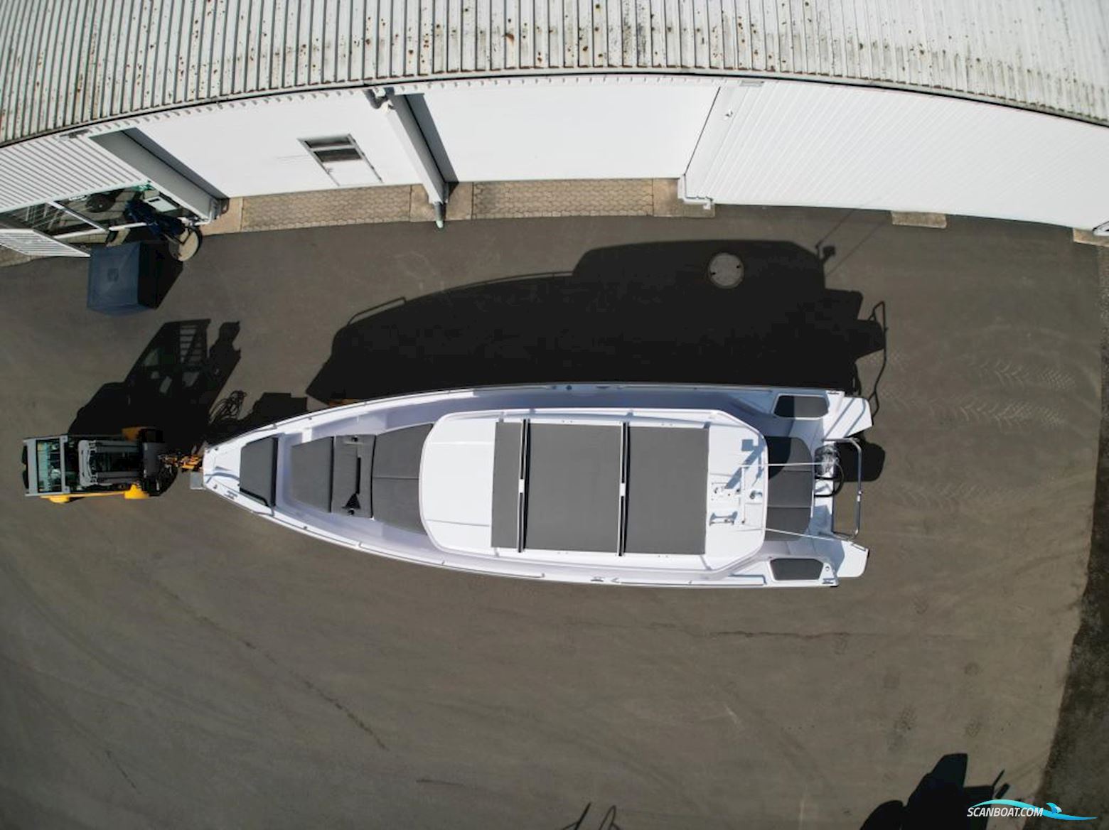 Axopar 37 Cross Cabin