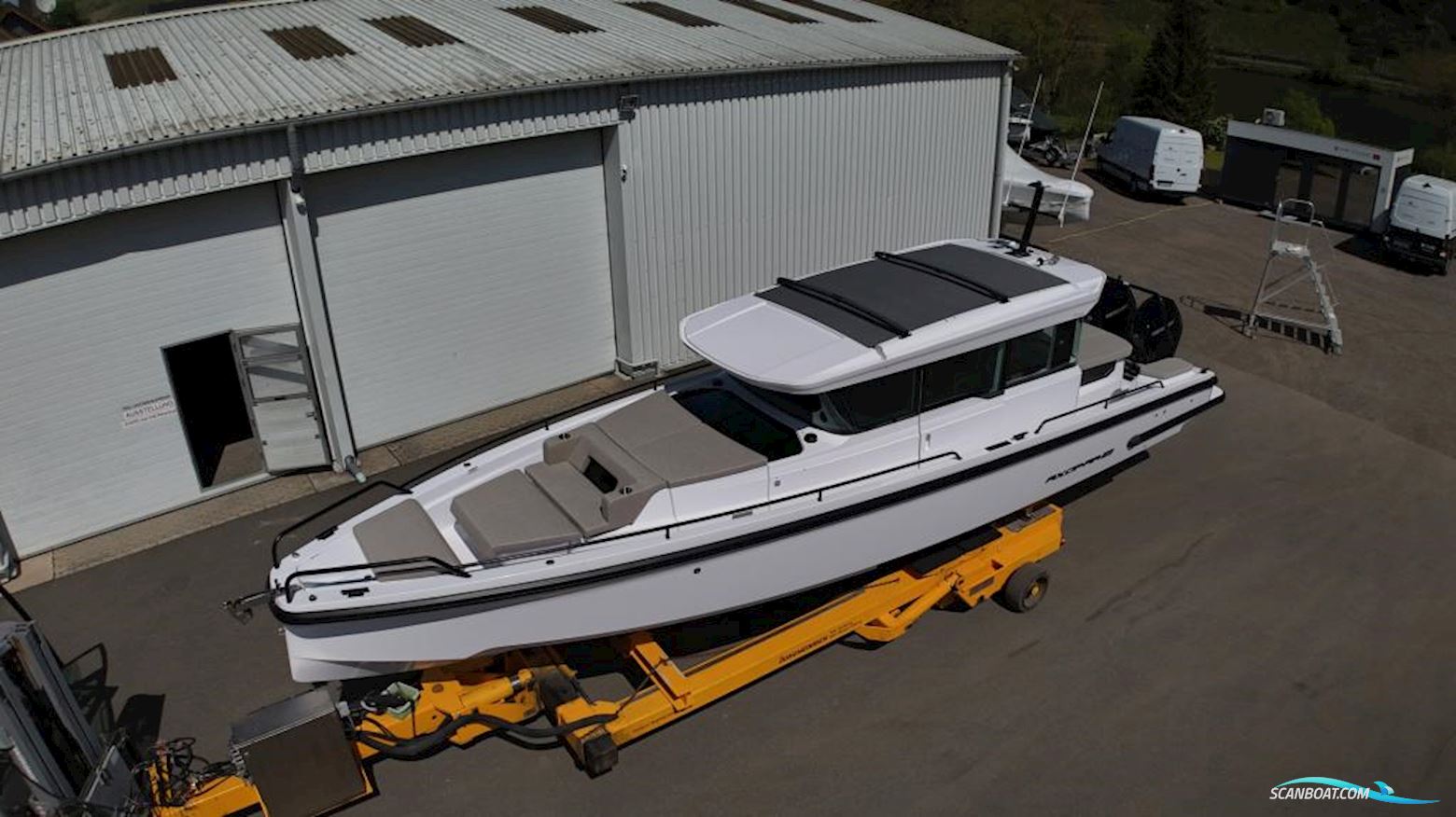 Axopar 37 Cross Cabin