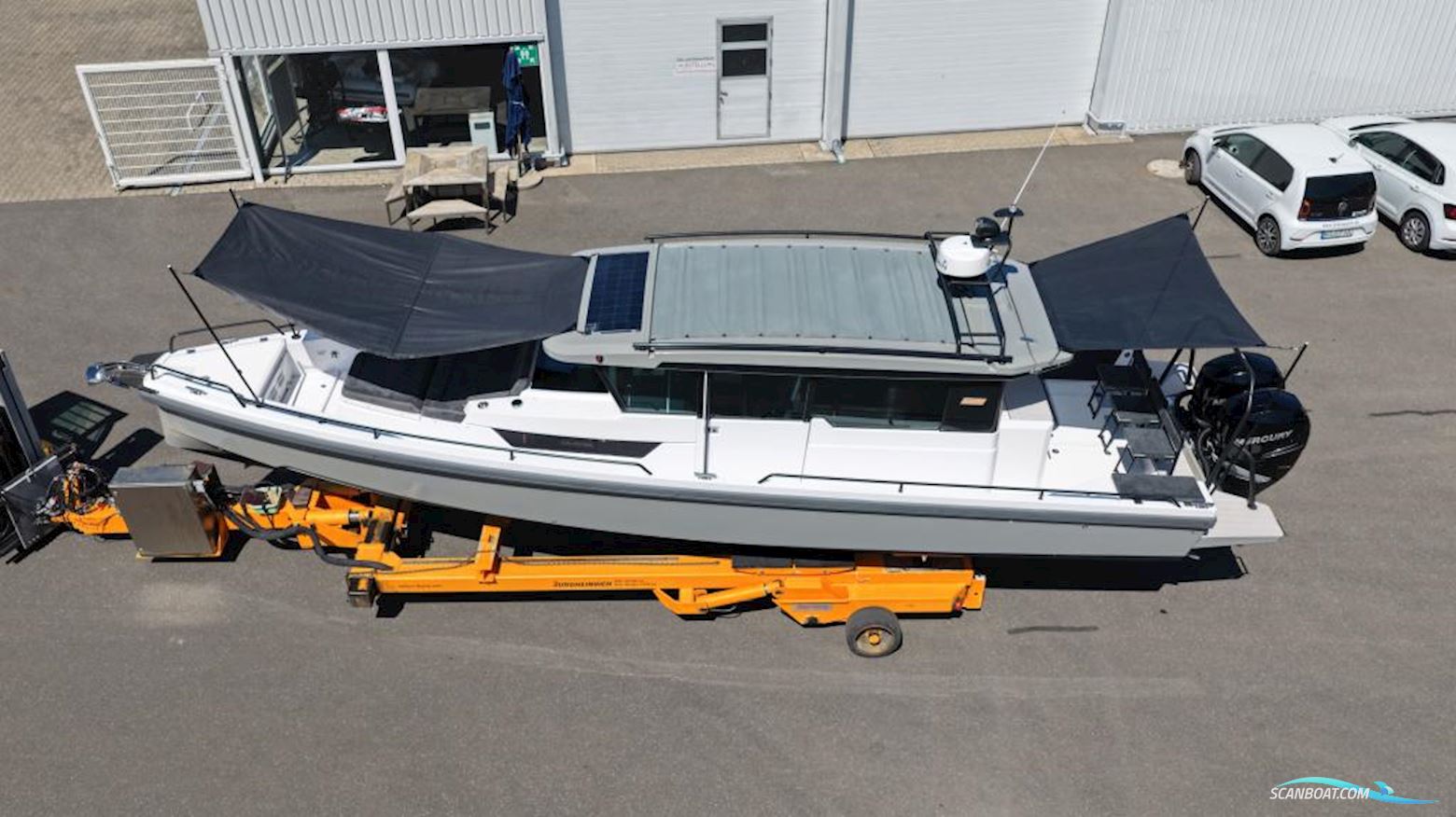 AXOPAR 37 Cross Cabin