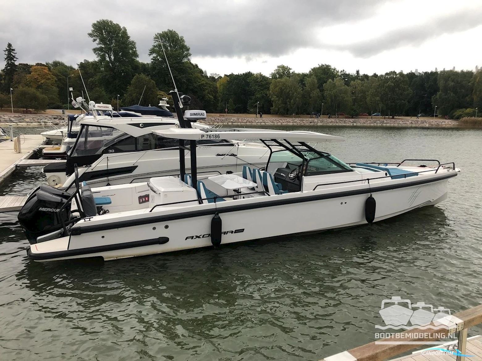 Axopar 37 Sun Top, Brabus Line Motorboot 2020, mit Mercury motor, Finland