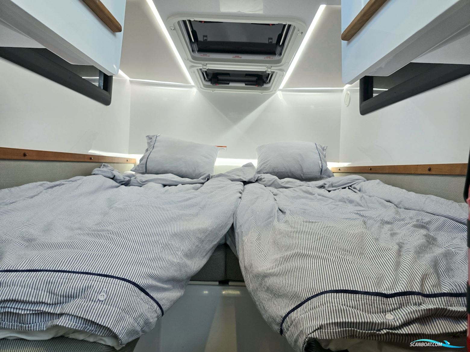 Axopar 37 XC Aft Cabin 2x300hk Mercury Verado XL