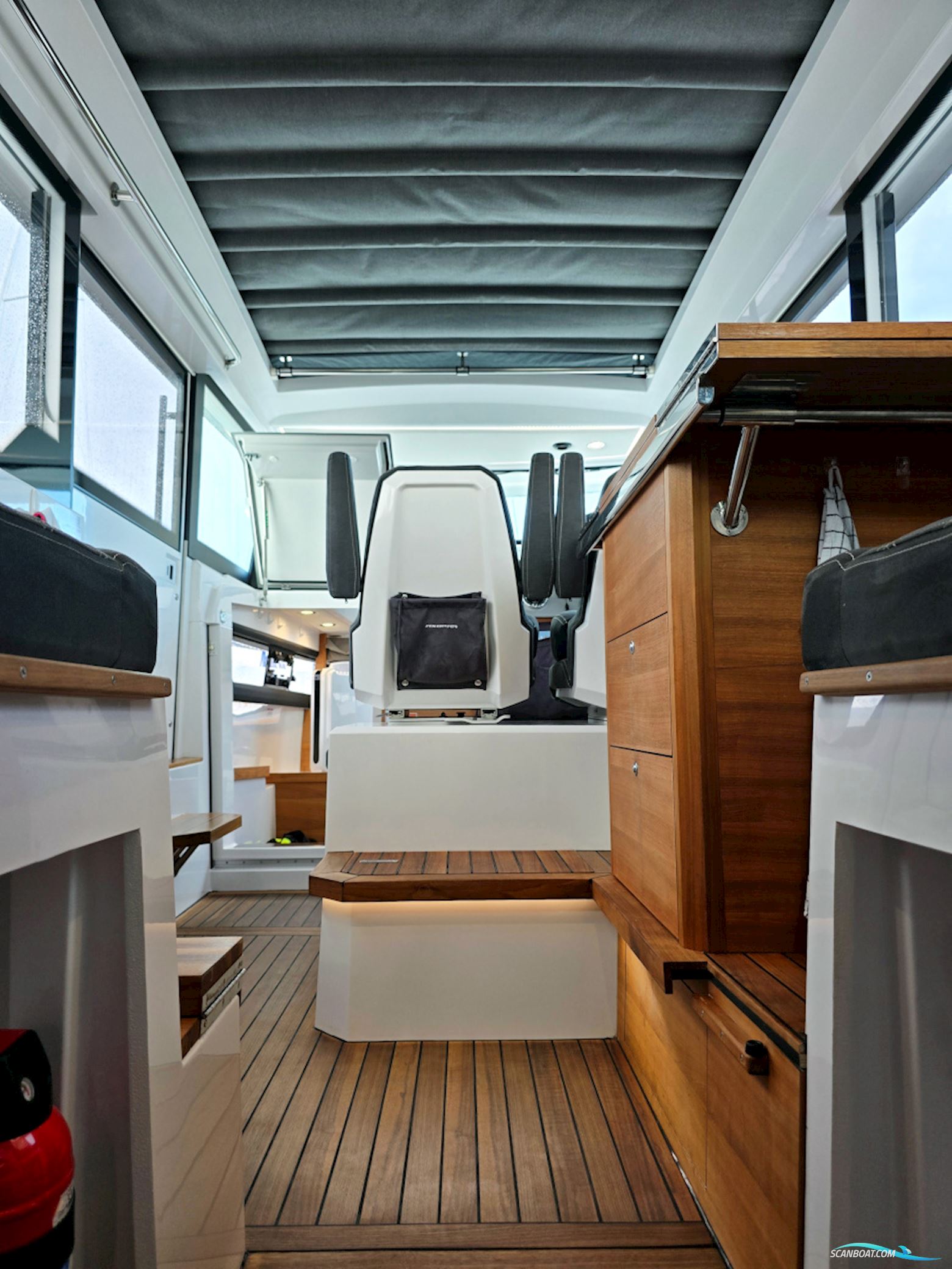 Axopar 37 XC Aft Cabin 2x300hk Mercury Verado XL