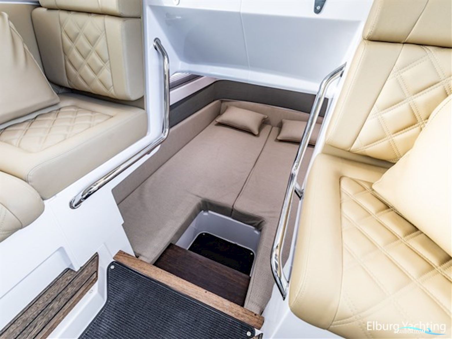 Axopar 37 XC Cross Cabin - Brabus