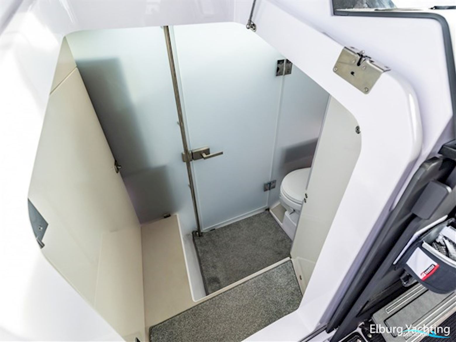 Axopar 37 XC Cross Cabin - Brabus