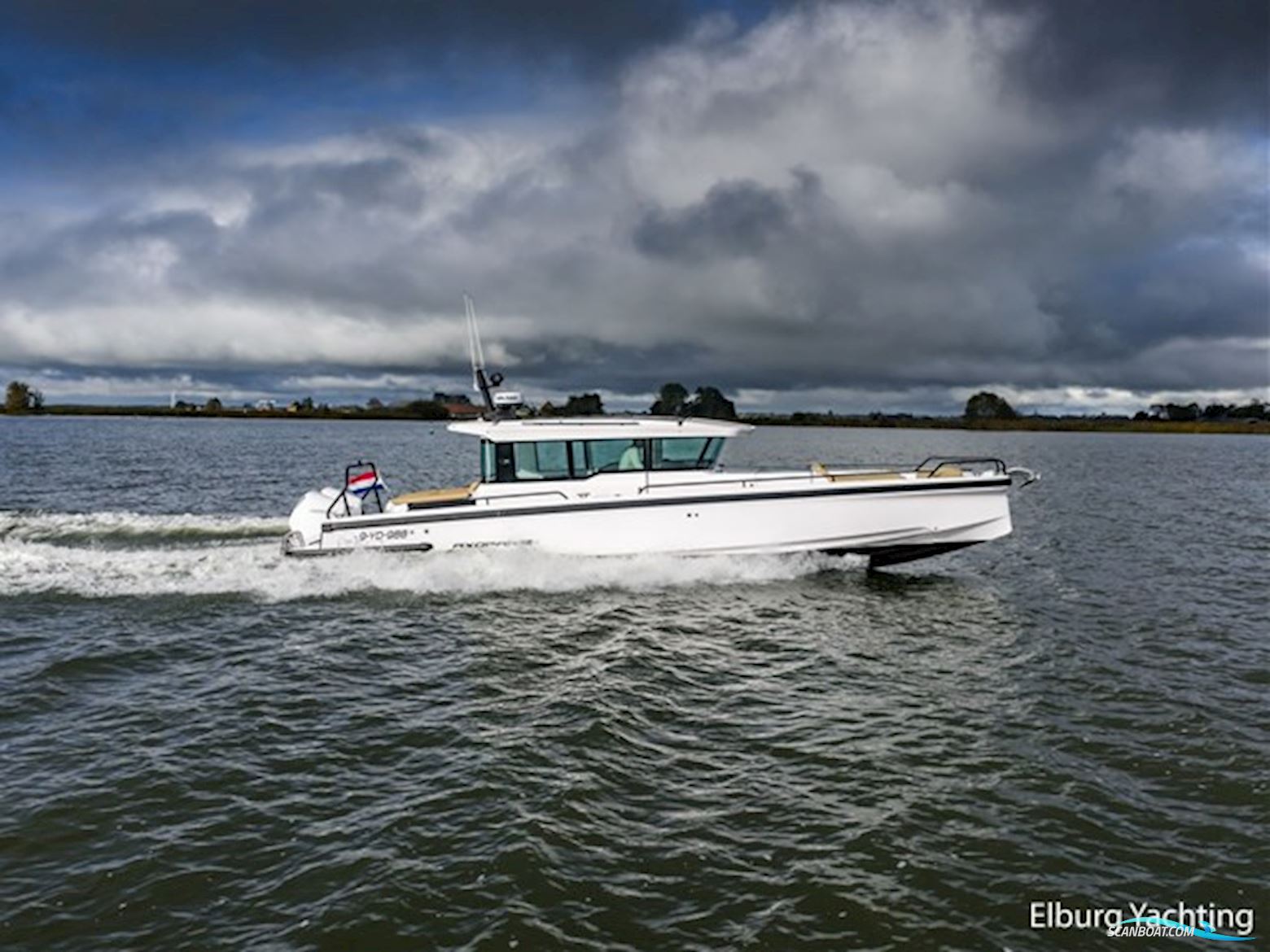 Axopar 37 XC Cross Cabin - Brabus