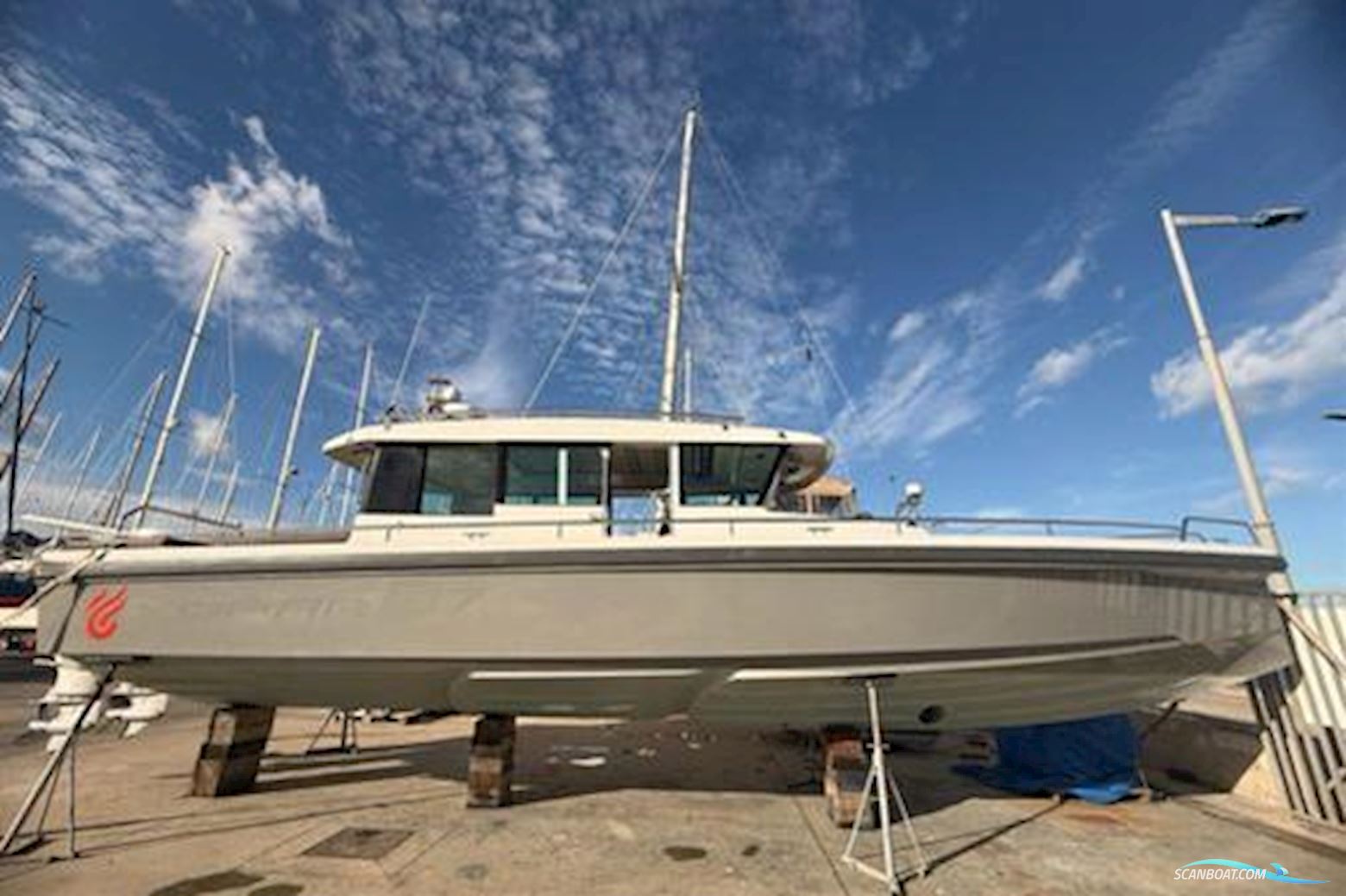 AXOPAR 37 XC Cross Cabin